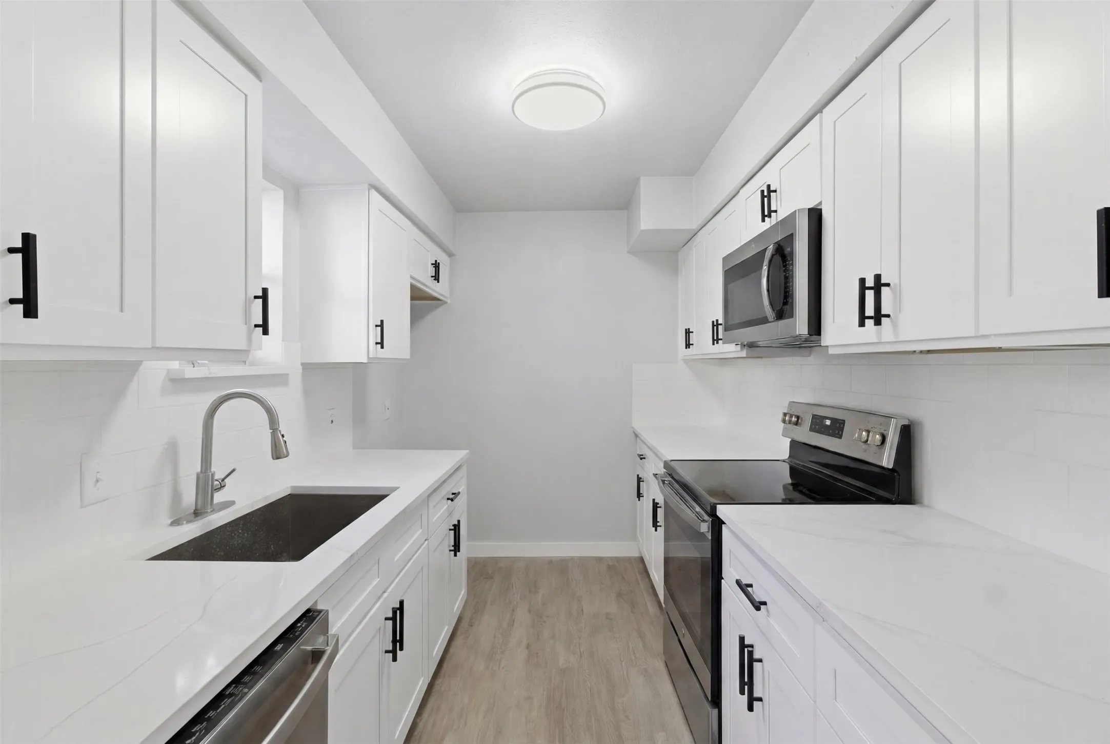 Condominium For Sale in Dallas County , 10574 High Hollows Drive 165, Dallas, Texas 75230, 1 Bedroom, 1 Bathroom, Garage spaces, 740 Sqft, built in 1970, mls#21289227, Real Estate Agent in Dallas, Homes For Sale in Dallas county, Homes For Sale in Dallas, Realtor in Dallas Texas, Real Estate Brokerage Independent Realty Texas, Luminita Cordes Realtor