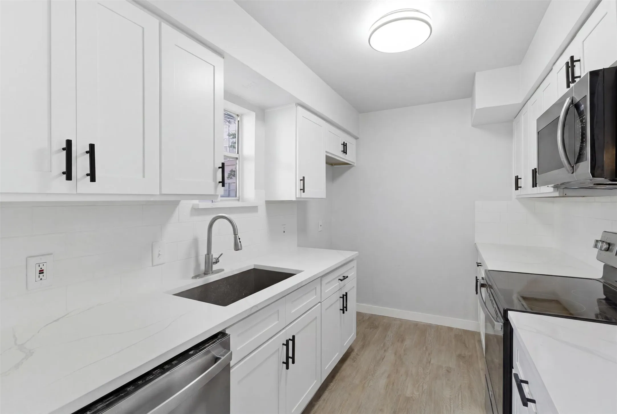Condominium For Sale in Dallas County , 10574 High Hollows Drive 165, Dallas, Texas 75230, 1 Bedroom, 1 Bathroom, Garage spaces, 740 Sqft, built in 1970, mls#21289227, Real Estate Agent in Dallas, Homes For Sale in Dallas county, Homes For Sale in Dallas, Realtor in Dallas Texas, Real Estate Brokerage Independent Realty Texas, Luminita Cordes Realtor