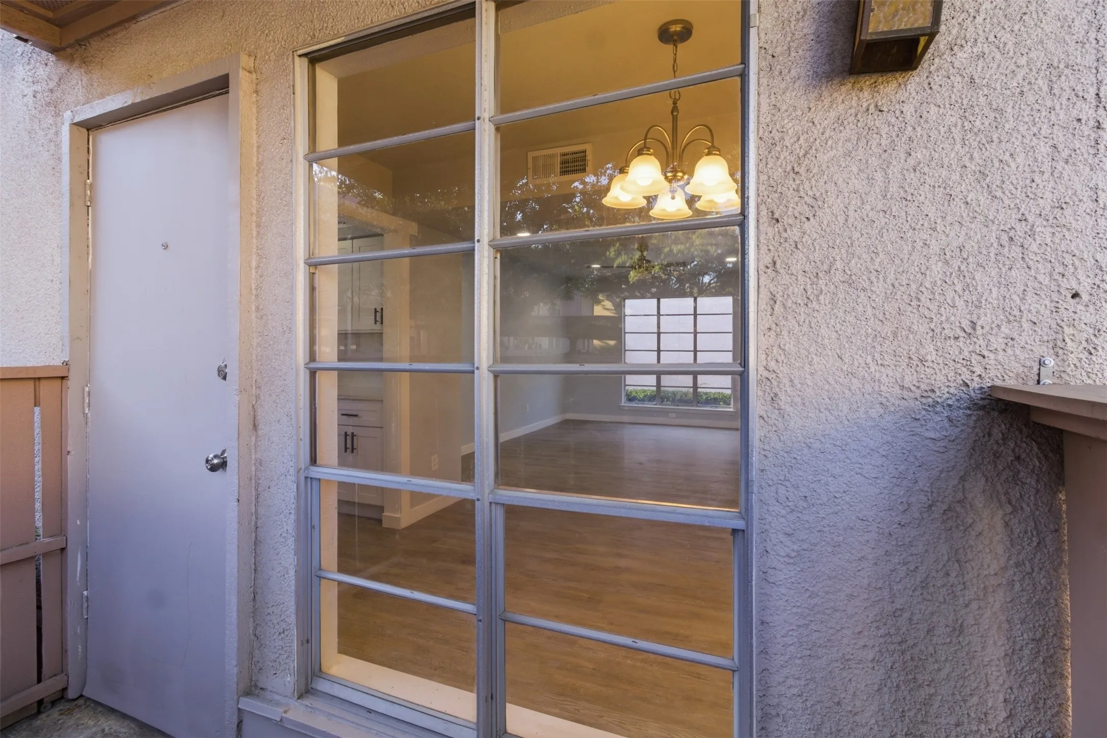 Condominium For Sale in Dallas County , 10574 High Hollows Drive 165, Dallas, Texas 75230, 1 Bedroom, 1 Bathroom, Garage spaces, 740 Sqft, built in 1970, mls#21289227, Real Estate Agent in Dallas, Homes For Sale in Dallas county, Homes For Sale in Dallas, Realtor in Dallas Texas, Real Estate Brokerage Independent Realty Texas, Luminita Cordes Realtor