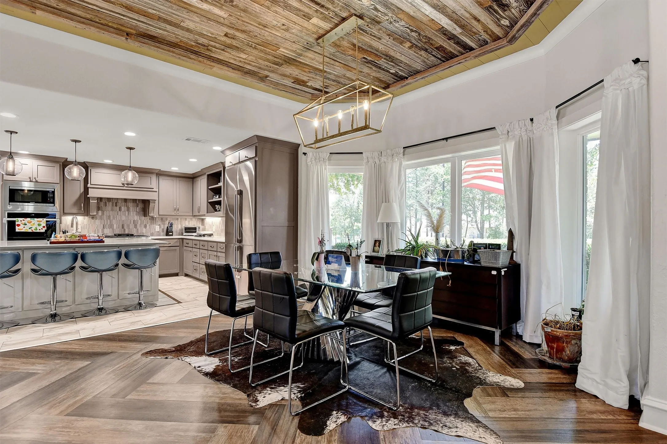 Single Family Residence For Sale in Grayson County , 167 Randell Terrace Drive, Denison, Texas 75020, 4 Bedroom, 3 Bathroom, 2 Garage spaces, 2,410 Sqft, built in 1987, Price $589,000, mls#21281482, Real Estate Agent in Denison, Homes For Sale in Grayson county, Homes For Sale in Denison, Realtor in Denison Texas, Real Estate Brokerage Independent Realty Texas, Luminita Cordes Realtor