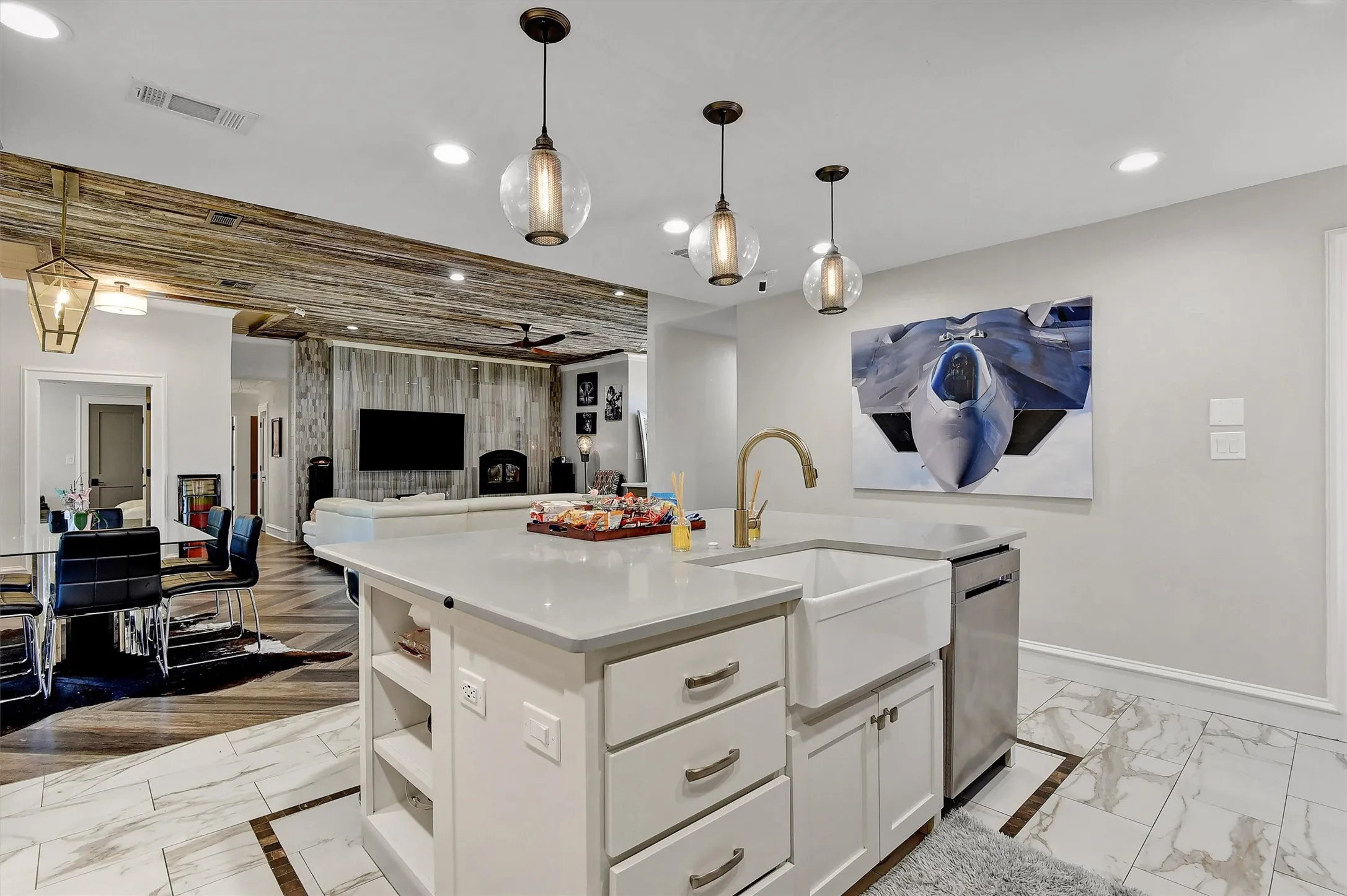 Single Family Residence For Sale in Grayson County , 167 Randell Terrace Drive, Denison, Texas 75020, 4 Bedroom, 3 Bathroom, 2 Garage spaces, 2,410 Sqft, built in 1987, Price $589,000, mls#21281482, Real Estate Agent in Denison, Homes For Sale in Grayson county, Homes For Sale in Denison, Realtor in Denison Texas, Real Estate Brokerage Independent Realty Texas, Luminita Cordes Realtor