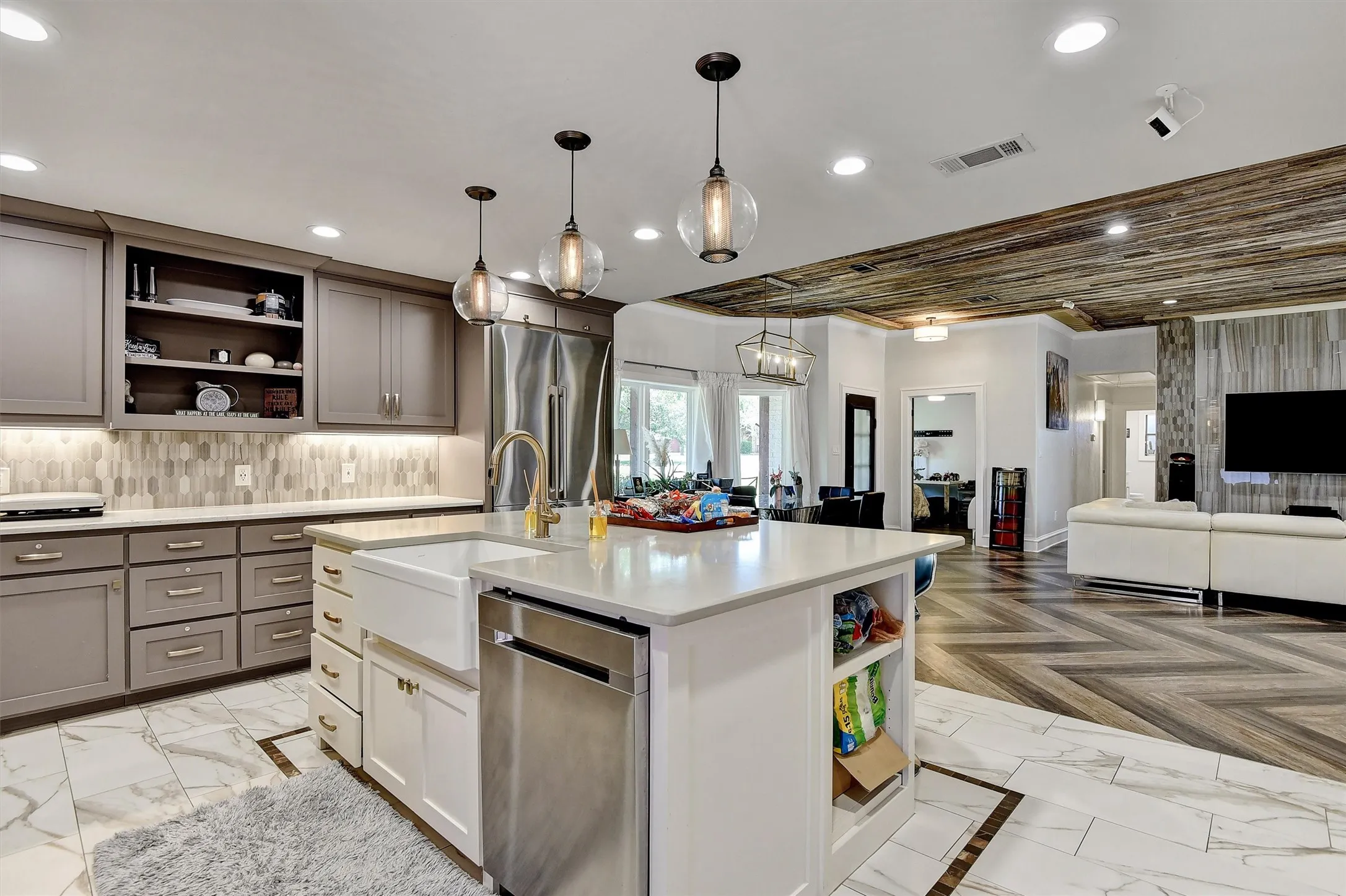 Single Family Residence For Sale in Grayson County , 167 Randell Terrace Drive, Denison, Texas 75020, 4 Bedroom, 3 Bathroom, 2 Garage spaces, 2,410 Sqft, built in 1987, Price $589,000, mls#21281482, Real Estate Agent in Denison, Homes For Sale in Grayson county, Homes For Sale in Denison, Realtor in Denison Texas, Real Estate Brokerage Independent Realty Texas, Luminita Cordes Realtor