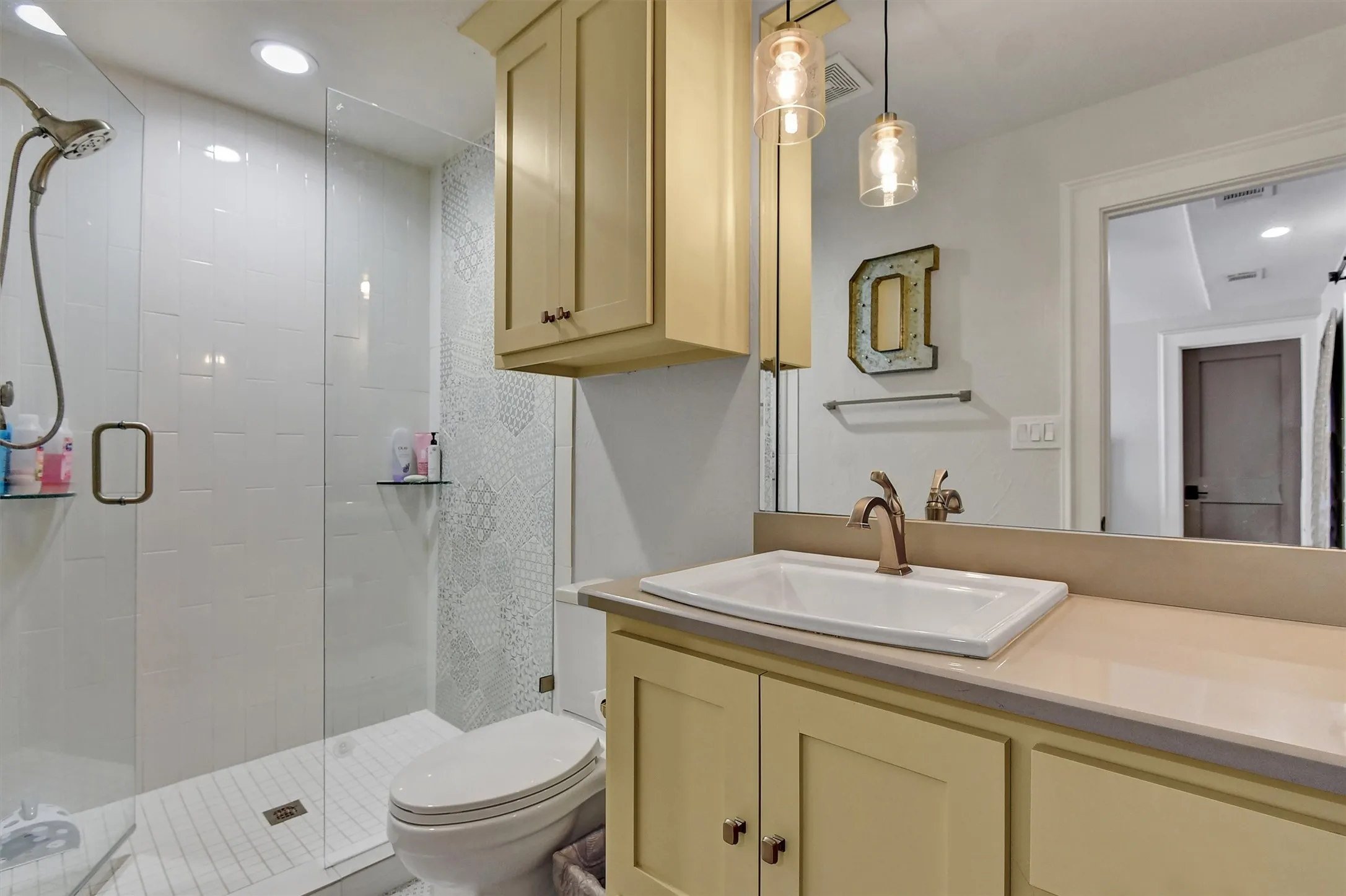 Single Family Residence For Sale in Grayson County , 167 Randell Terrace Drive, Denison, Texas 75020, 4 Bedroom, 3 Bathroom, 2 Garage spaces, 2,410 Sqft, built in 1987, Price $589,000, mls#21281482, Real Estate Agent in Denison, Homes For Sale in Grayson county, Homes For Sale in Denison, Realtor in Denison Texas, Real Estate Brokerage Independent Realty Texas, Luminita Cordes Realtor