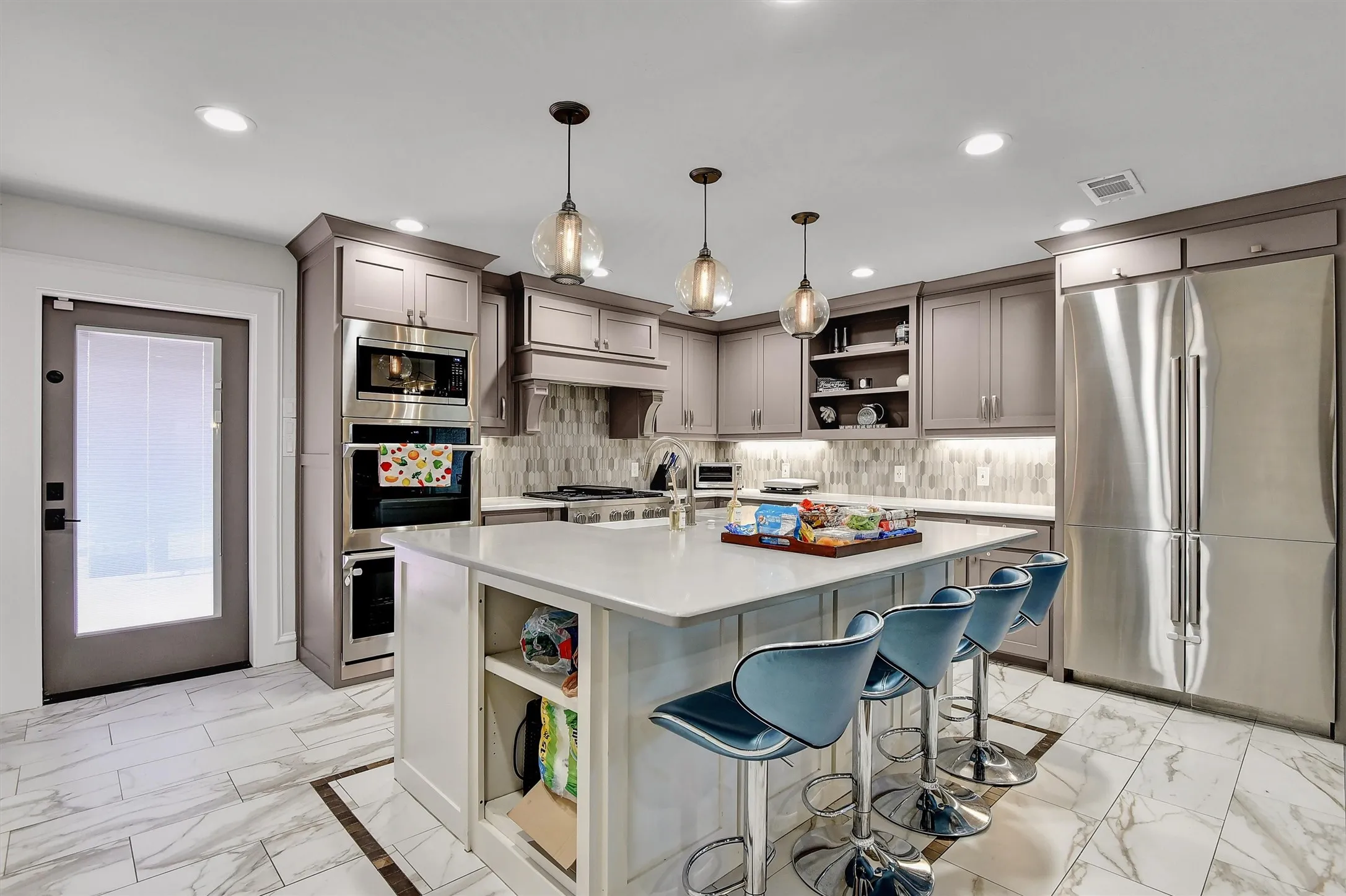 Single Family Residence For Sale in Grayson County , 167 Randell Terrace Drive, Denison, Texas 75020, 4 Bedroom, 3 Bathroom, 2 Garage spaces, 2,410 Sqft, built in 1987, Price $589,000, mls#21281482, Real Estate Agent in Denison, Homes For Sale in Grayson county, Homes For Sale in Denison, Realtor in Denison Texas, Real Estate Brokerage Independent Realty Texas, Luminita Cordes Realtor