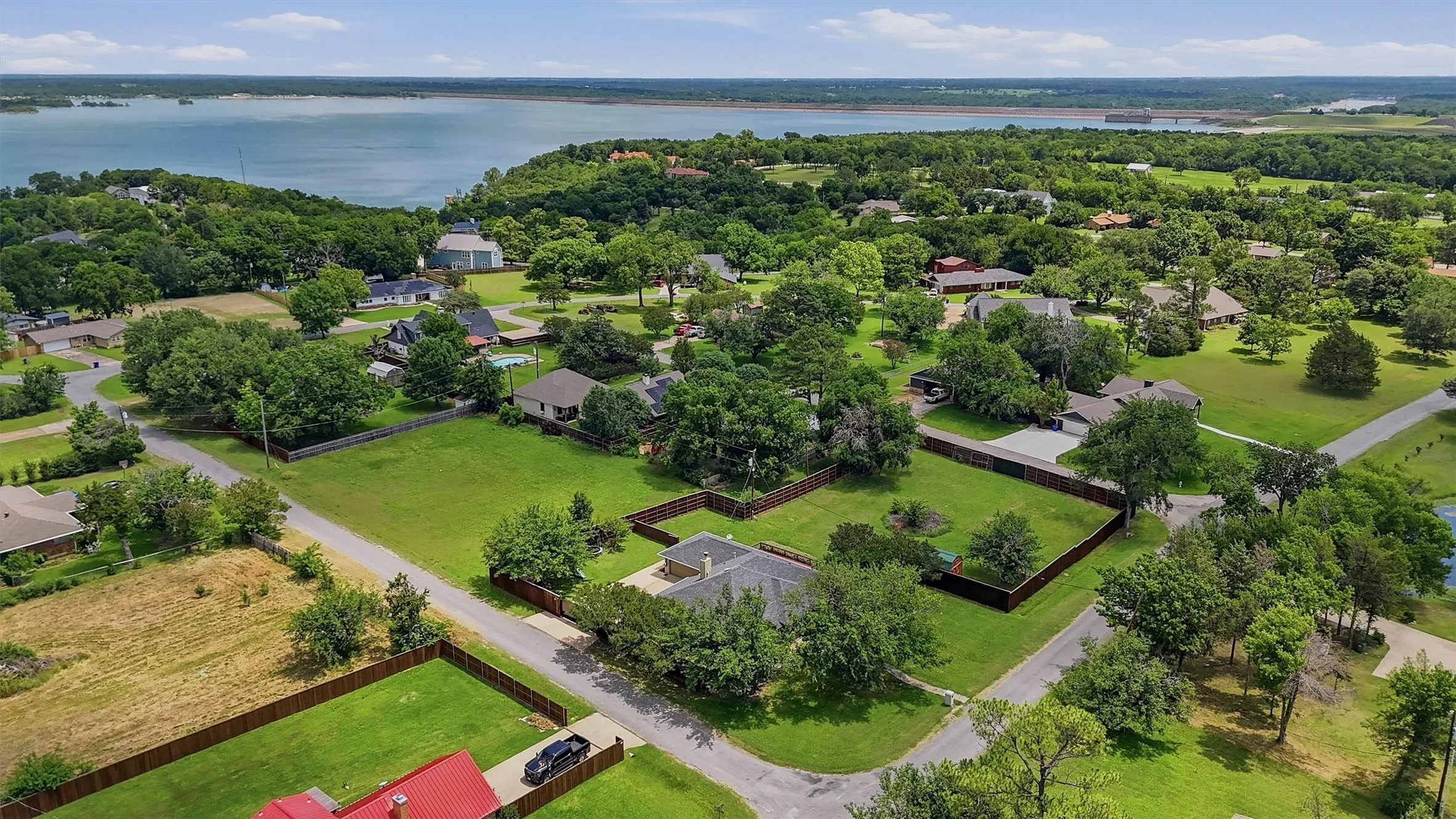 Single Family Residence For Sale in Grayson County , 167 Randell Terrace Drive, Denison, Texas 75020, 4 Bedroom, 3 Bathroom, 2 Garage spaces, 2,410 Sqft, built in 1987, Price $589,000, mls#21281482, Real Estate Agent in Denison, Homes For Sale in Grayson county, Homes For Sale in Denison, Realtor in Denison Texas, Real Estate Brokerage Independent Realty Texas, Luminita Cordes Realtor