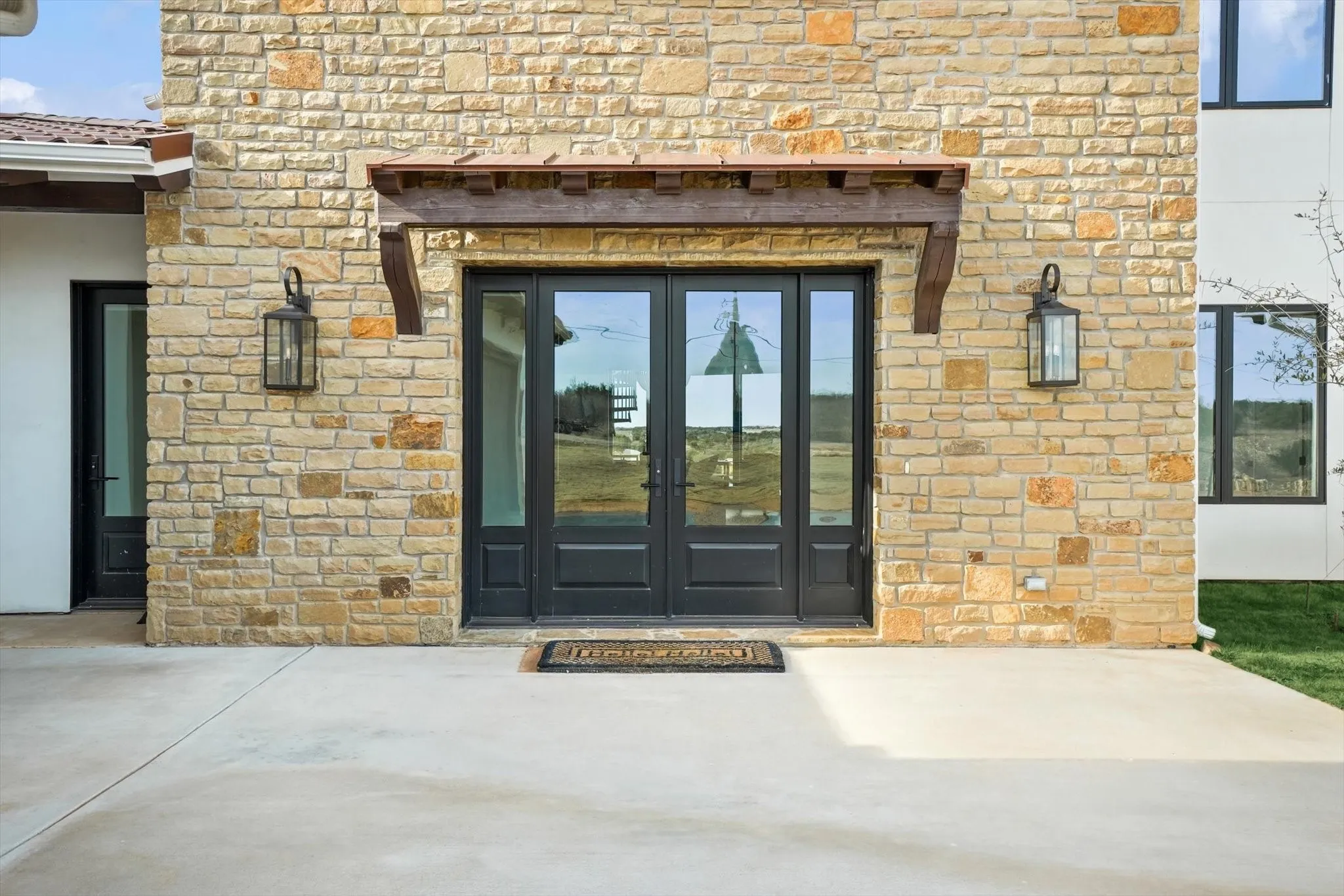 Single Family Residence For Sale in Palo Pinto County , 7077 W Hells Gate Drive, Strawn, Texas 76475, 4 Bedroom, 6 Bathroom, 3 Garage spaces, 3,920 Sqft, built in 2021, mls#21287302, Real Estate Agent in Strawn, Homes For Sale in Palo Pinto county, Homes For Sale in Strawn, Realtor in Strawn Texas, Real Estate Brokerage Independent Realty Texas, Luminita Cordes Realtor