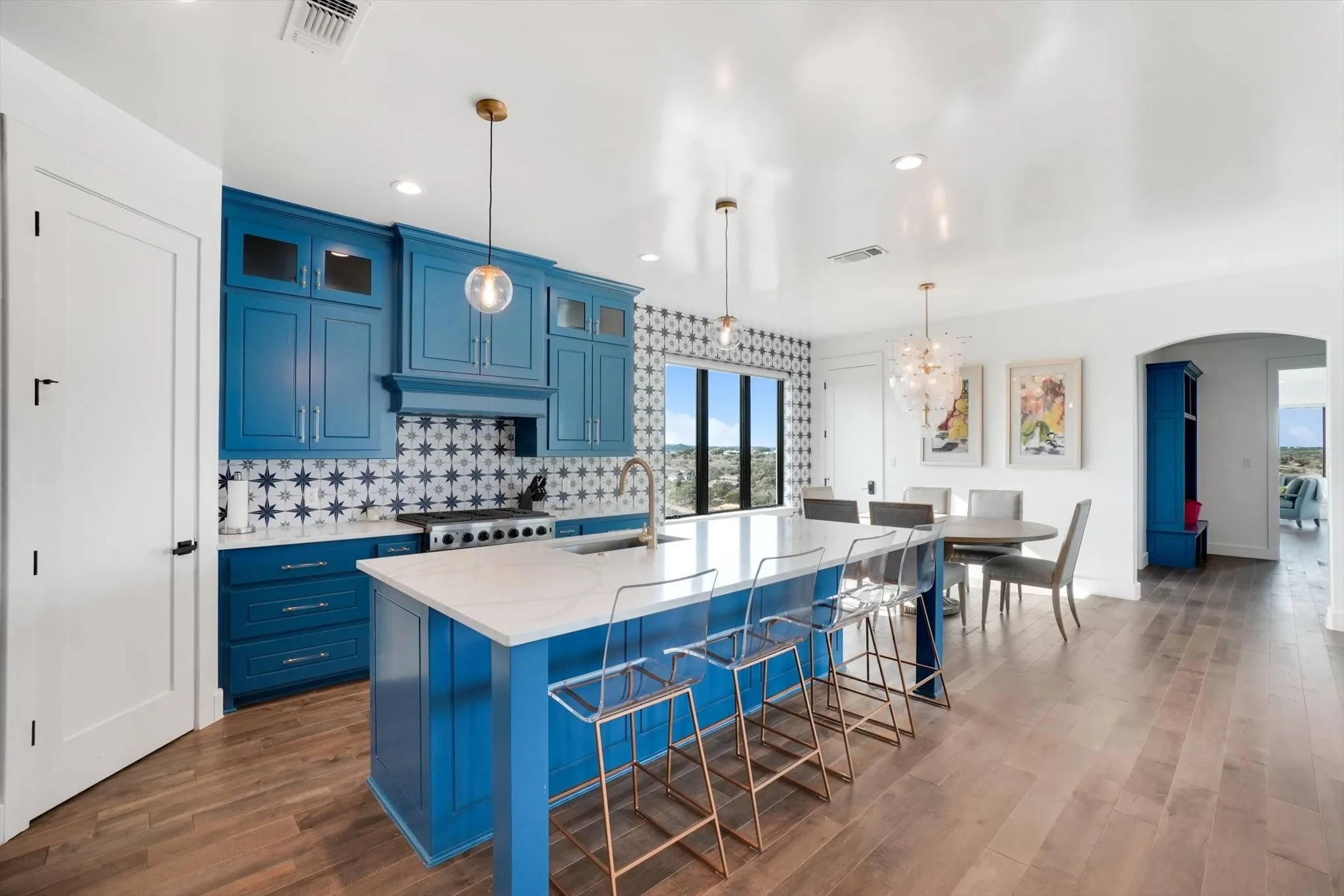Single Family Residence For Sale in Palo Pinto County , 7077 W Hells Gate Drive, Strawn, Texas 76475, 4 Bedroom, 6 Bathroom, 3 Garage spaces, 3,920 Sqft, built in 2021, mls#21287302, Real Estate Agent in Strawn, Homes For Sale in Palo Pinto county, Homes For Sale in Strawn, Realtor in Strawn Texas, Real Estate Brokerage Independent Realty Texas, Luminita Cordes Realtor