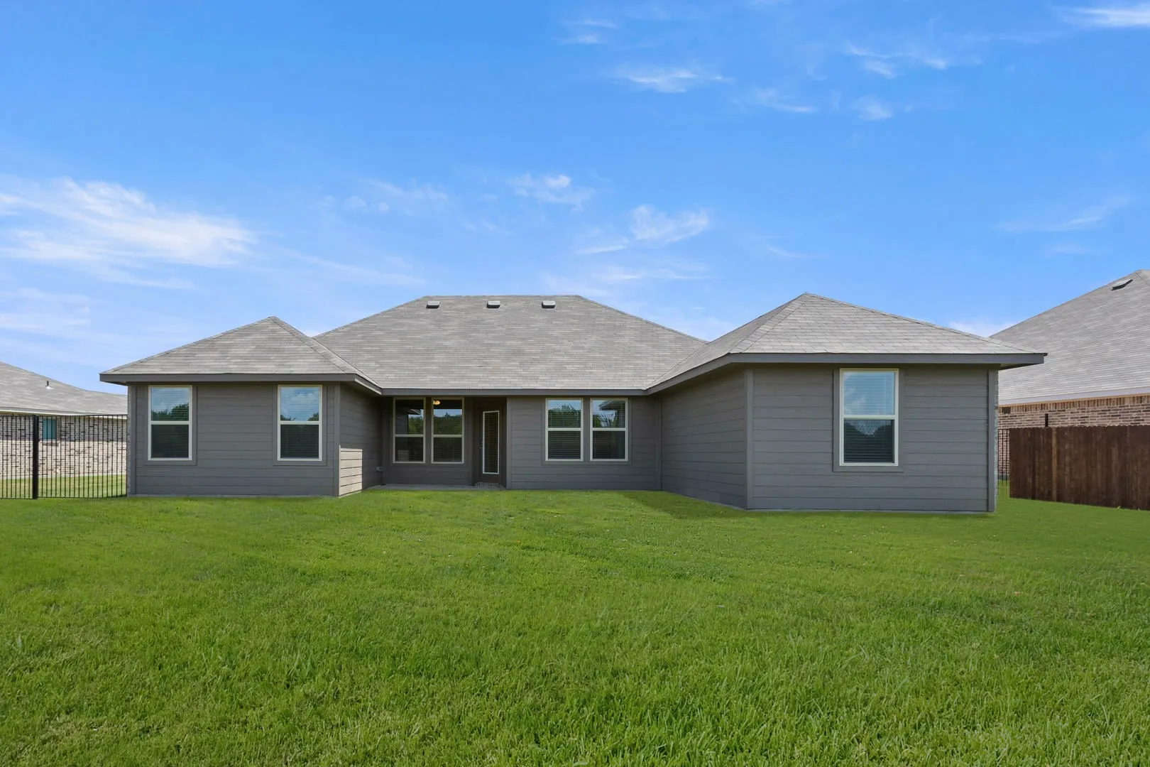2609 River Bank-Back-2