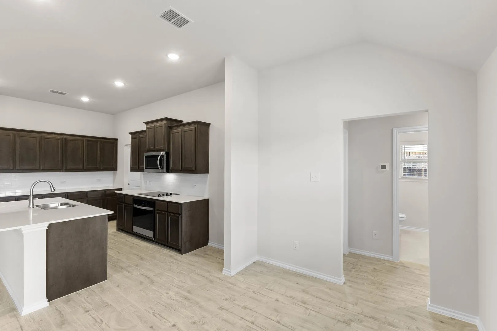2609 River Bank-Dining-2