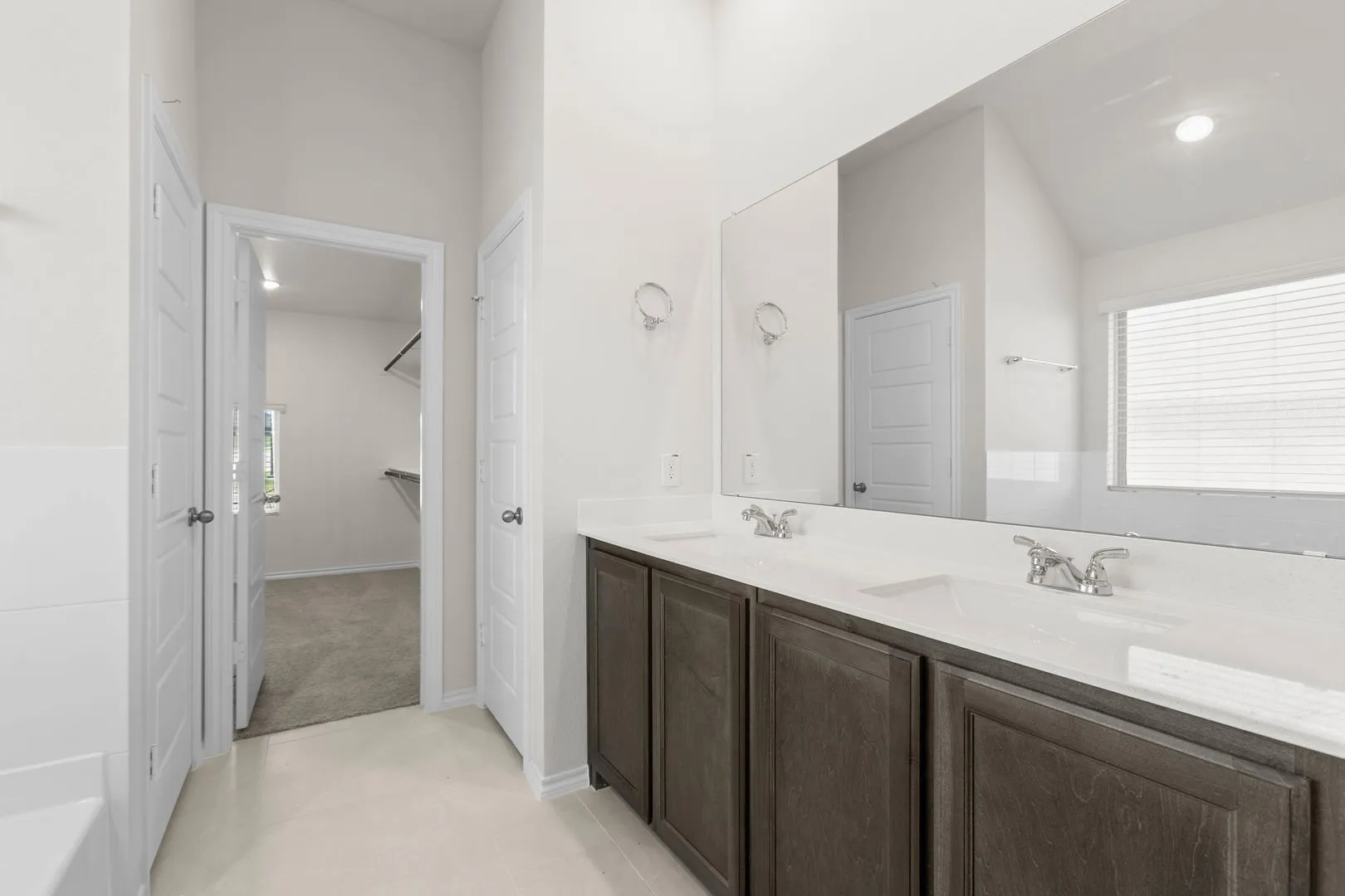 2609 River Bank-Primary Suite-5