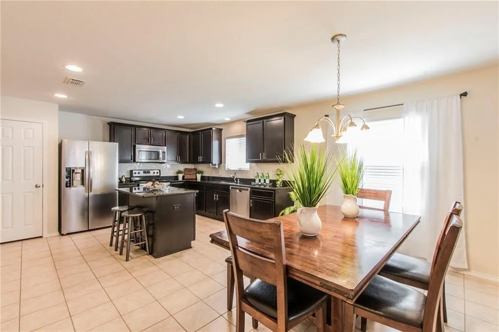Single Family Residence For Rent in Collin County , 3007 Hickory Ridge, Melissa, Texas 75454, 3 Bedroom, 2 Bathroom, 2 Garage spaces, 1,948 Sqft, built in 2015, Price $2,075, mls#21289394, Real Estate Agent in Melissa, Homes For Rent in Collin county, Homes For Rent in Melissa, Realtor in Melissa Texas, Real Estate Brokerage Independent Realty Texas, Luminita Cordes Realtor