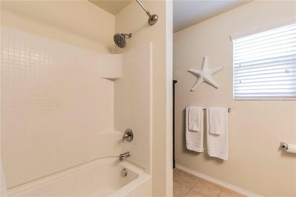 Single Family Residence For Rent in Collin County , 3007 Hickory Ridge, Melissa, Texas 75454, 3 Bedroom, 2 Bathroom, 2 Garage spaces, 1,948 Sqft, built in 2015, Price $2,075, mls#21289394, Real Estate Agent in Melissa, Homes For Rent in Collin county, Homes For Rent in Melissa, Realtor in Melissa Texas, Real Estate Brokerage Independent Realty Texas, Luminita Cordes Realtor