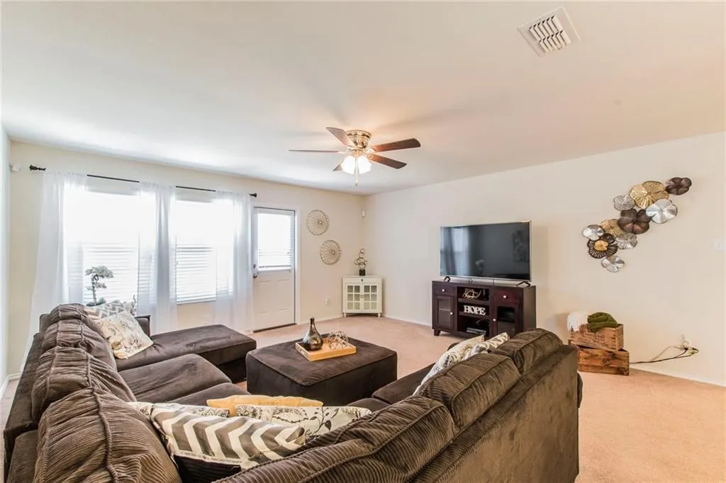 Single Family Residence For Rent in Collin County , 3007 Hickory Ridge, Melissa, Texas 75454, 3 Bedroom, 2 Bathroom, 2 Garage spaces, 1,948 Sqft, built in 2015, Price $2,075, mls#21289394, Real Estate Agent in Melissa, Homes For Rent in Collin county, Homes For Rent in Melissa, Realtor in Melissa Texas, Real Estate Brokerage Independent Realty Texas, Luminita Cordes Realtor