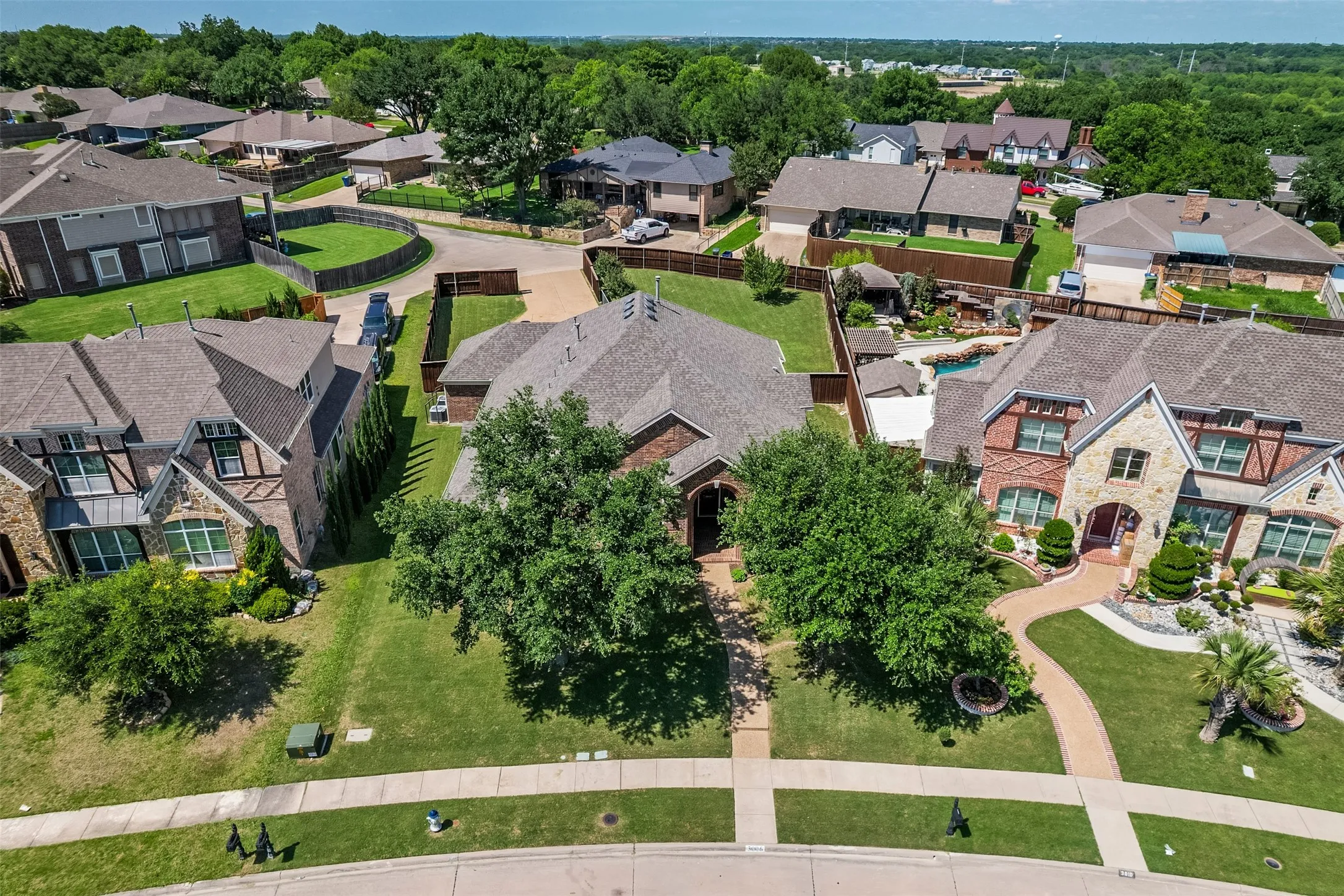 Single Family Residence For Sale in Dallas County , 3006 Redcliff Lane, Garland, Texas 75043, 4 Bedroom, 4 Bathroom, 3 Garage spaces, 3,337 Sqft, built in 2009, mls#21288192, Real Estate Agent in Garland, Homes For Sale in Dallas county, Homes For Sale in Garland, Realtor in Garland Texas, Real Estate Brokerage Independent Realty Texas, Luminita Cordes Realtor