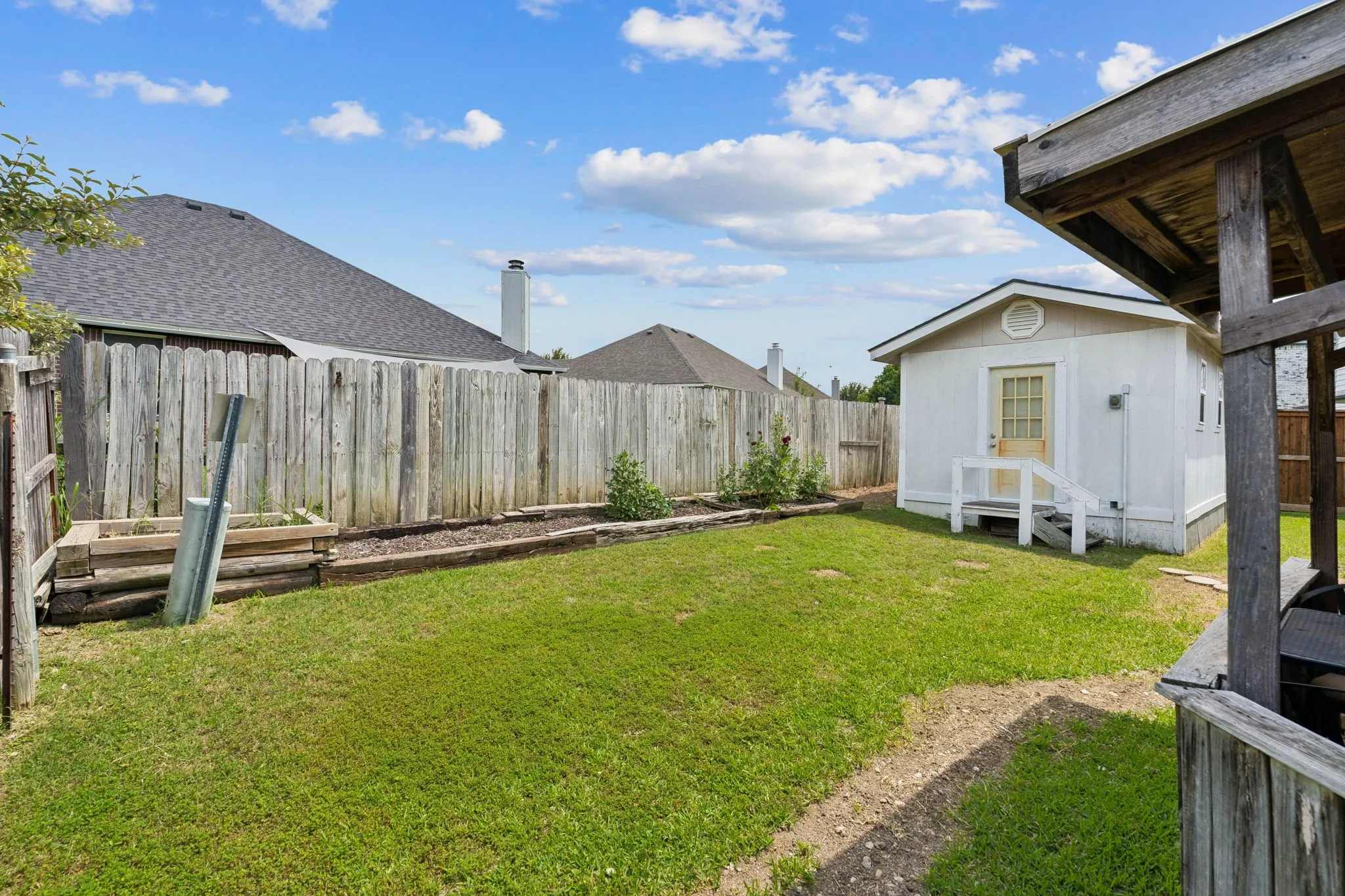 Single Family Residence For Sale in Grayson County , 1909 Timberline Lane, Sherman, Texas 75092, 3 Bedroom, 2 Bathroom, 2 Garage spaces, 1,361 Sqft, built in 1990, mls#21285103, Real Estate Agent in Sherman, Homes For Sale in Grayson county, Homes For Sale in Sherman, Realtor in Sherman Texas, Real Estate Brokerage Independent Realty Texas, Luminita Cordes Realtor