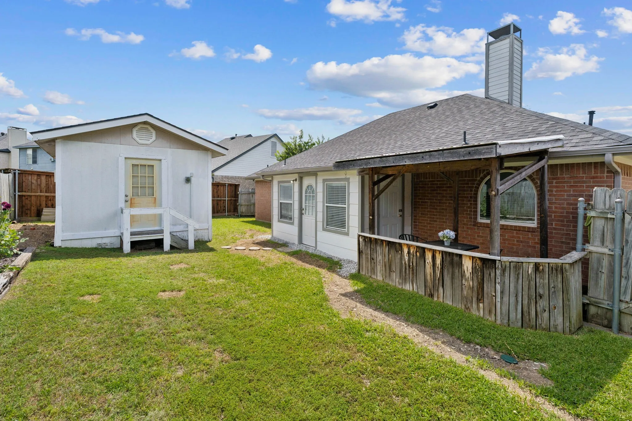 Single Family Residence For Sale in Grayson County , 1909 Timberline Lane, Sherman, Texas 75092, 3 Bedroom, 2 Bathroom, 2 Garage spaces, 1,361 Sqft, built in 1990, mls#21285103, Real Estate Agent in Sherman, Homes For Sale in Grayson county, Homes For Sale in Sherman, Realtor in Sherman Texas, Real Estate Brokerage Independent Realty Texas, Luminita Cordes Realtor