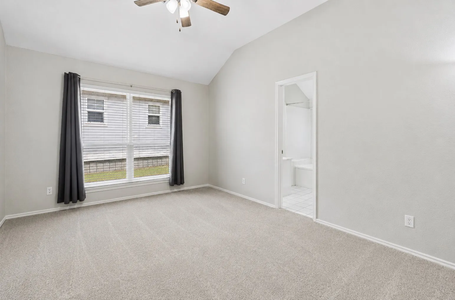 Single Family Residence For Sale in Grayson County , 1909 Timberline Lane, Sherman, Texas 75092, 3 Bedroom, 2 Bathroom, 2 Garage spaces, 1,361 Sqft, built in 1990, mls#21285103, Real Estate Agent in Sherman, Homes For Sale in Grayson county, Homes For Sale in Sherman, Realtor in Sherman Texas, Real Estate Brokerage Independent Realty Texas, Luminita Cordes Realtor
