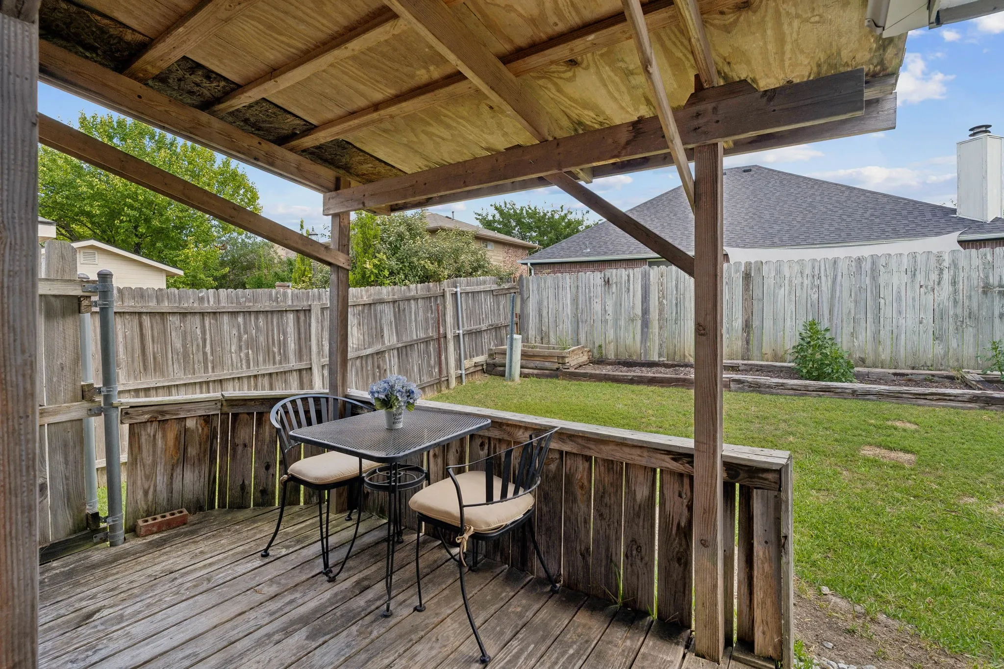 Single Family Residence For Sale in Grayson County , 1909 Timberline Lane, Sherman, Texas 75092, 3 Bedroom, 2 Bathroom, 2 Garage spaces, 1,361 Sqft, built in 1990, mls#21285103, Real Estate Agent in Sherman, Homes For Sale in Grayson county, Homes For Sale in Sherman, Realtor in Sherman Texas, Real Estate Brokerage Independent Realty Texas, Luminita Cordes Realtor