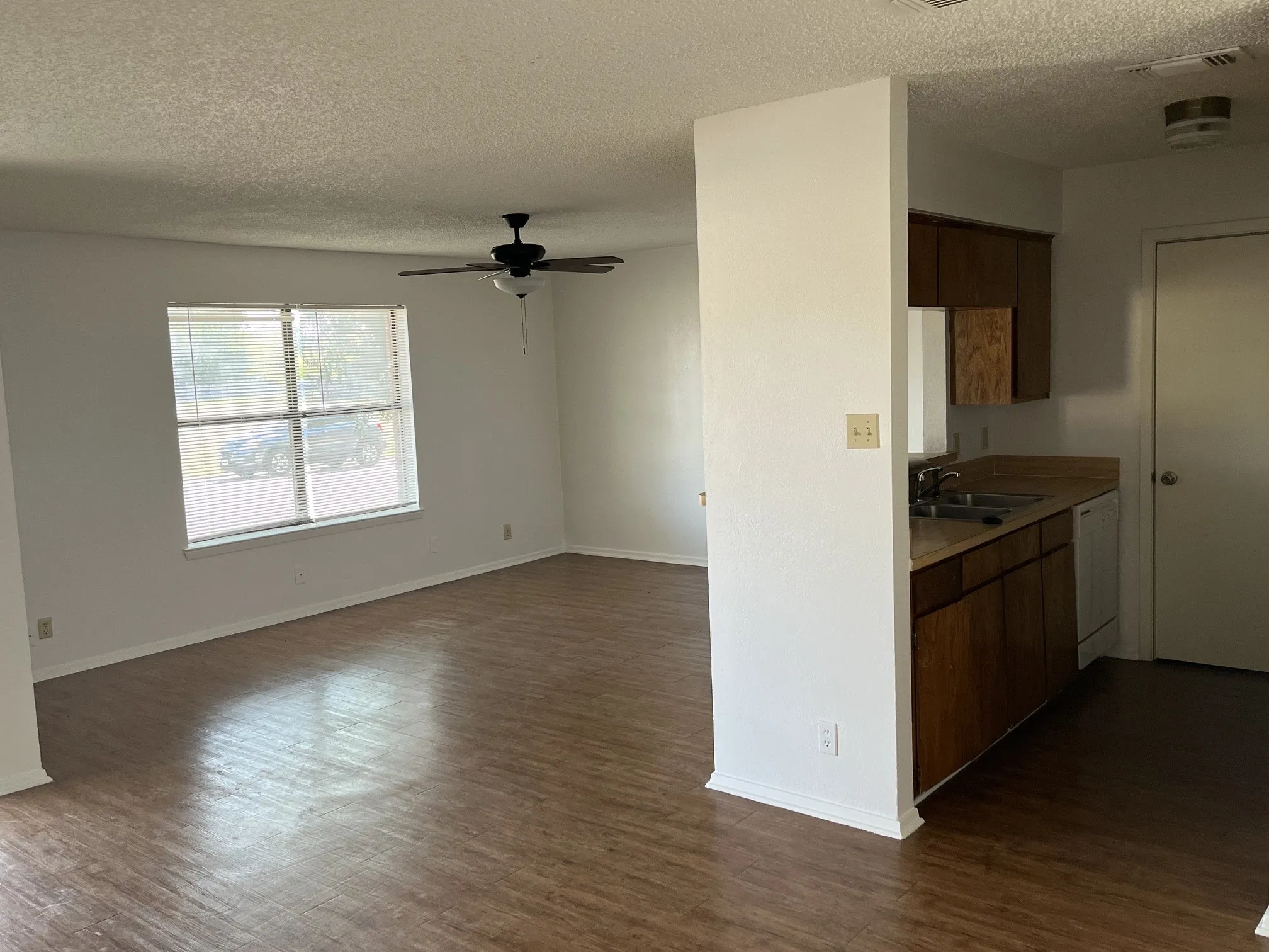 Duplex For Sale in Denton County , 3321 FALLMEADOW Street 3321 & 3323, Denton, Texas 76207, 4 Bedroom, 2 Bathroom, Garage spaces, 0 Sqft, built in 1982, mls#21289418, Real Estate Agent in Denton, Homes For Sale in Denton county, Homes For Sale in Denton, Realtor in Denton Texas, Real Estate Brokerage Independent Realty Texas, Luminita Cordes Realtor