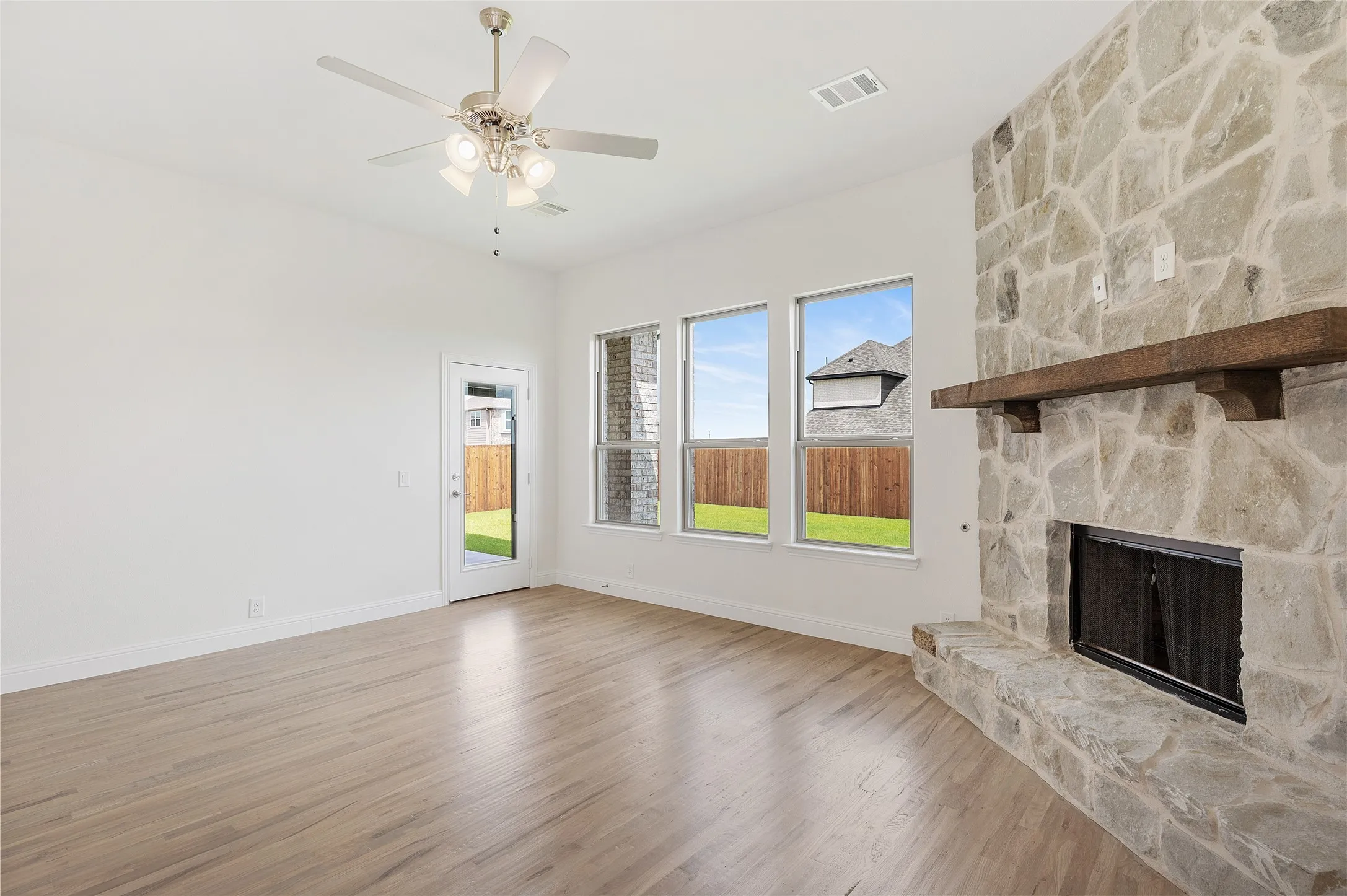 Single Family Residence For Sale in Rockwall County , 2136 Spyglass Drive, Royse City, Texas 75189, 4 Bedroom, 4 Bathroom, 3 Garage spaces, 2,842 Sqft, built in 2025, mls#21289373, Real Estate Agent in Royse City, Homes For Sale in Rockwall county, Homes For Sale in Royse City, Realtor in Royse City Texas, Real Estate Brokerage Independent Realty Texas, Luminita Cordes Realtor