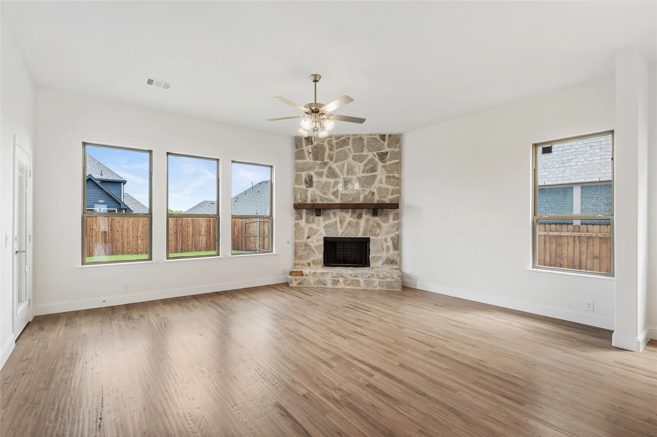 Single Family Residence For Sale in Rockwall County , 2136 Spyglass Drive, Royse City, Texas 75189, 4 Bedroom, 4 Bathroom, 3 Garage spaces, 2,842 Sqft, built in 2025, mls#21289373, Real Estate Agent in Royse City, Homes For Sale in Rockwall county, Homes For Sale in Royse City, Realtor in Royse City Texas, Real Estate Brokerage Independent Realty Texas, Luminita Cordes Realtor