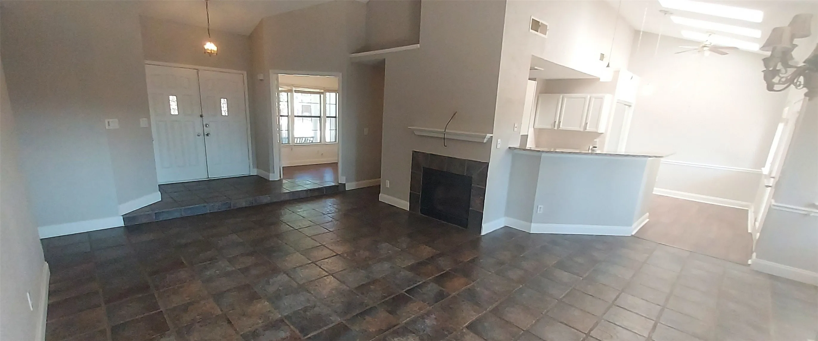 Single Family Residence For Sale in Denton County , 3504 Fairview Drive, Corinth, Texas 76210, 3 Bedroom, 2 Bathroom, 2 Garage spaces, 1,333 Sqft, built in 1985, mls#21289194, Real Estate Agent in Corinth, Homes For Sale in Denton county, Homes For Sale in Corinth, Realtor in Corinth Texas, Real Estate Brokerage Independent Realty Texas, Luminita Cordes Realtor