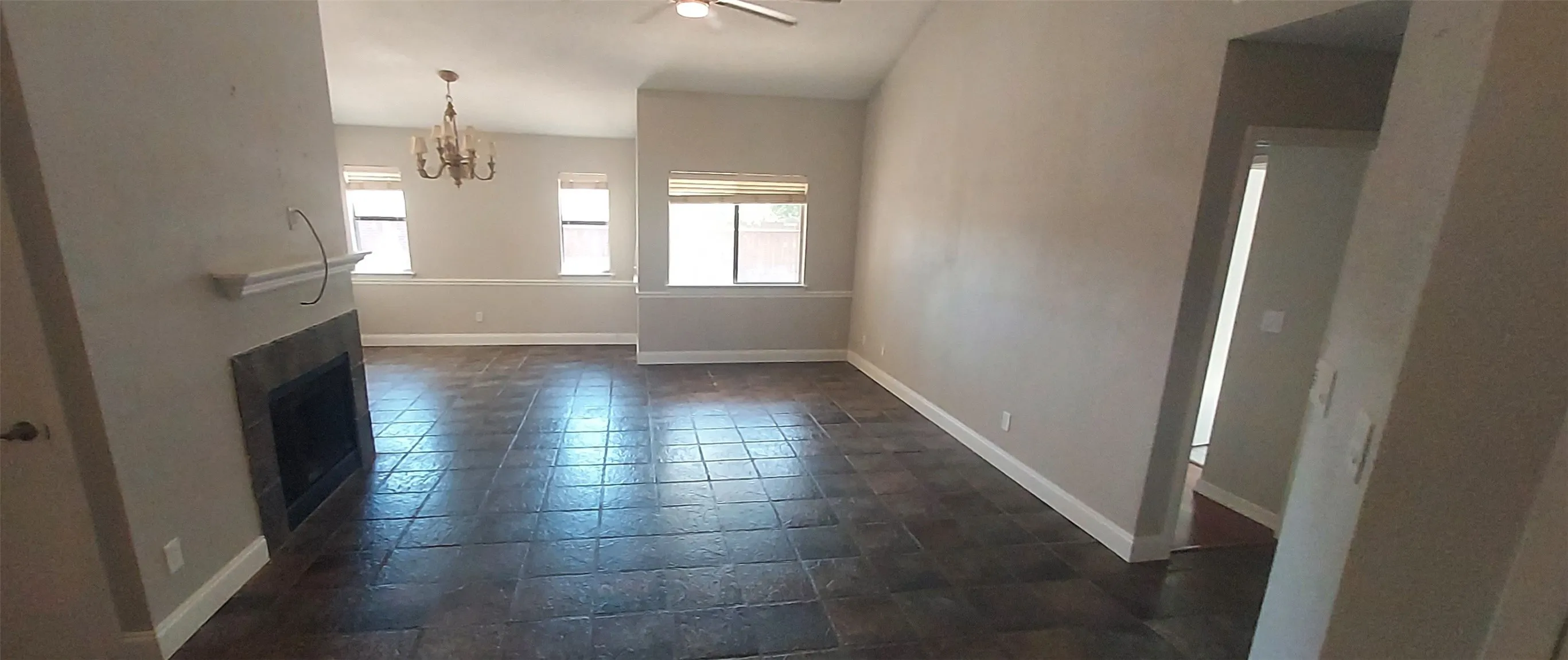 Single Family Residence For Sale in Denton County , 3504 Fairview Drive, Corinth, Texas 76210, 3 Bedroom, 2 Bathroom, 2 Garage spaces, 1,333 Sqft, built in 1985, mls#21289194, Real Estate Agent in Corinth, Homes For Sale in Denton county, Homes For Sale in Corinth, Realtor in Corinth Texas, Real Estate Brokerage Independent Realty Texas, Luminita Cordes Realtor