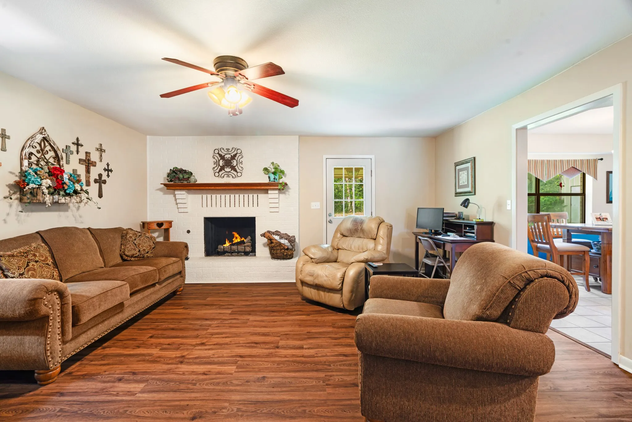 Single Family Residence For Sale in Lamar County , 325 Key West Road, Reno, Texas 75460, 3 Bedroom, 2 Bathroom, 2 Garage spaces, 1,864 Sqft, built in 1980, mls#21288027, Real Estate Agent in Reno, Homes For Sale in Lamar county, Homes For Sale in Reno, Realtor in Reno Texas, Real Estate Brokerage Independent Realty Texas, Luminita Cordes Realtor