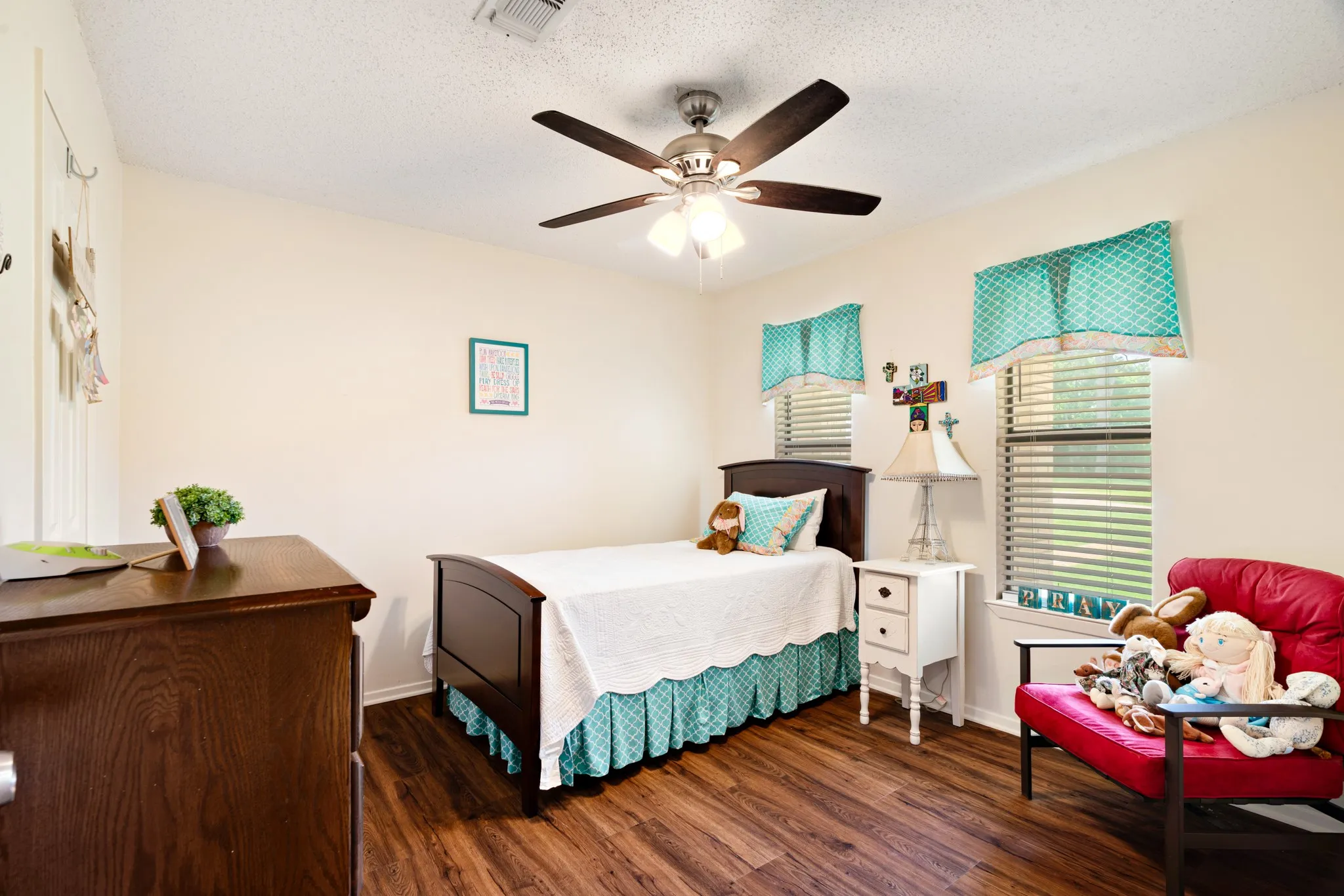 Single Family Residence For Sale in Lamar County , 325 Key West Road, Reno, Texas 75460, 3 Bedroom, 2 Bathroom, 2 Garage spaces, 1,864 Sqft, built in 1980, mls#21288027, Real Estate Agent in Reno, Homes For Sale in Lamar county, Homes For Sale in Reno, Realtor in Reno Texas, Real Estate Brokerage Independent Realty Texas, Luminita Cordes Realtor