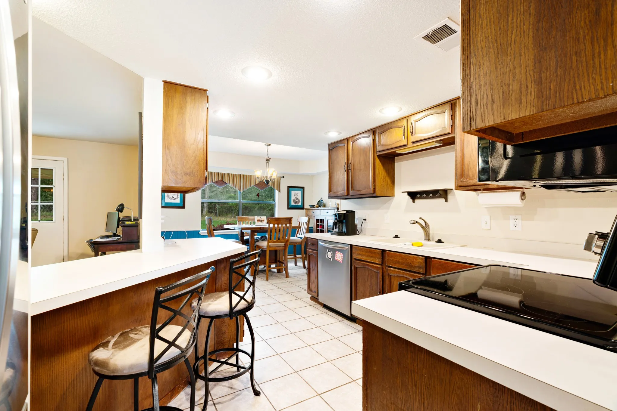 Single Family Residence For Sale in Lamar County , 325 Key West Road, Reno, Texas 75460, 3 Bedroom, 2 Bathroom, 2 Garage spaces, 1,864 Sqft, built in 1980, mls#21288027, Real Estate Agent in Reno, Homes For Sale in Lamar county, Homes For Sale in Reno, Realtor in Reno Texas, Real Estate Brokerage Independent Realty Texas, Luminita Cordes Realtor