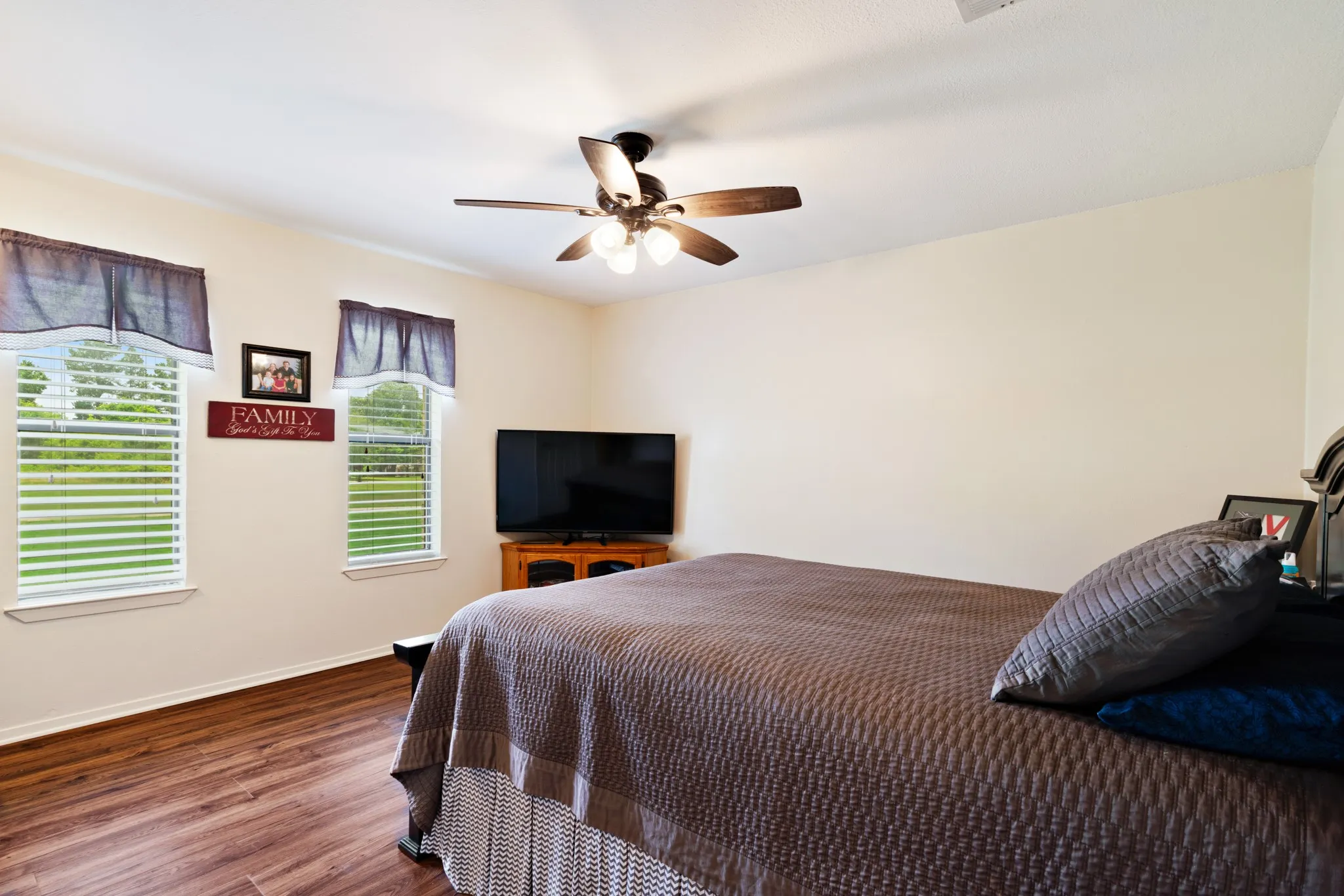 Single Family Residence For Sale in Lamar County , 325 Key West Road, Reno, Texas 75460, 3 Bedroom, 2 Bathroom, 2 Garage spaces, 1,864 Sqft, built in 1980, mls#21288027, Real Estate Agent in Reno, Homes For Sale in Lamar county, Homes For Sale in Reno, Realtor in Reno Texas, Real Estate Brokerage Independent Realty Texas, Luminita Cordes Realtor