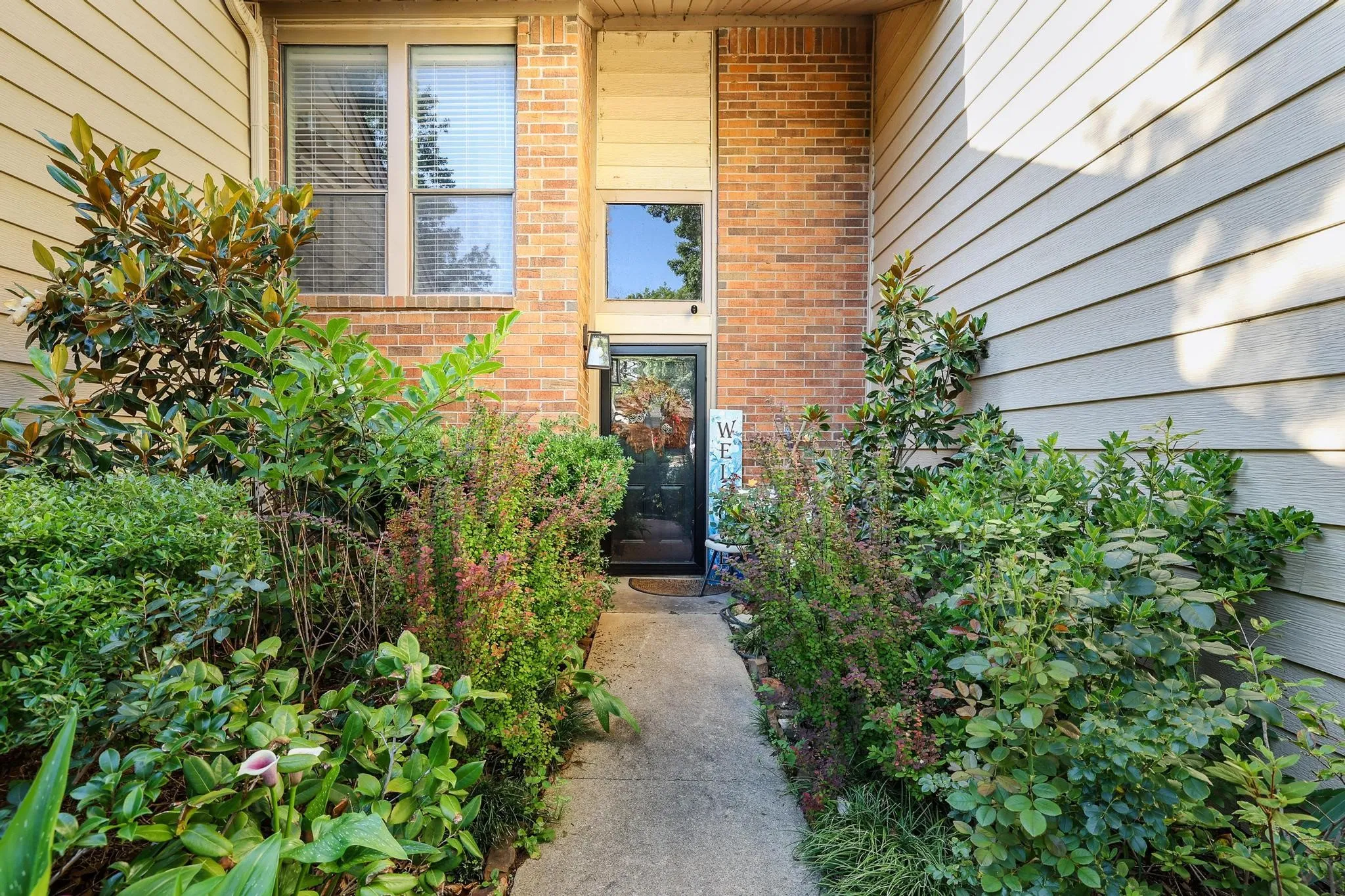 Welcome to your low-maintenance Lake Texoma lifestyle!
