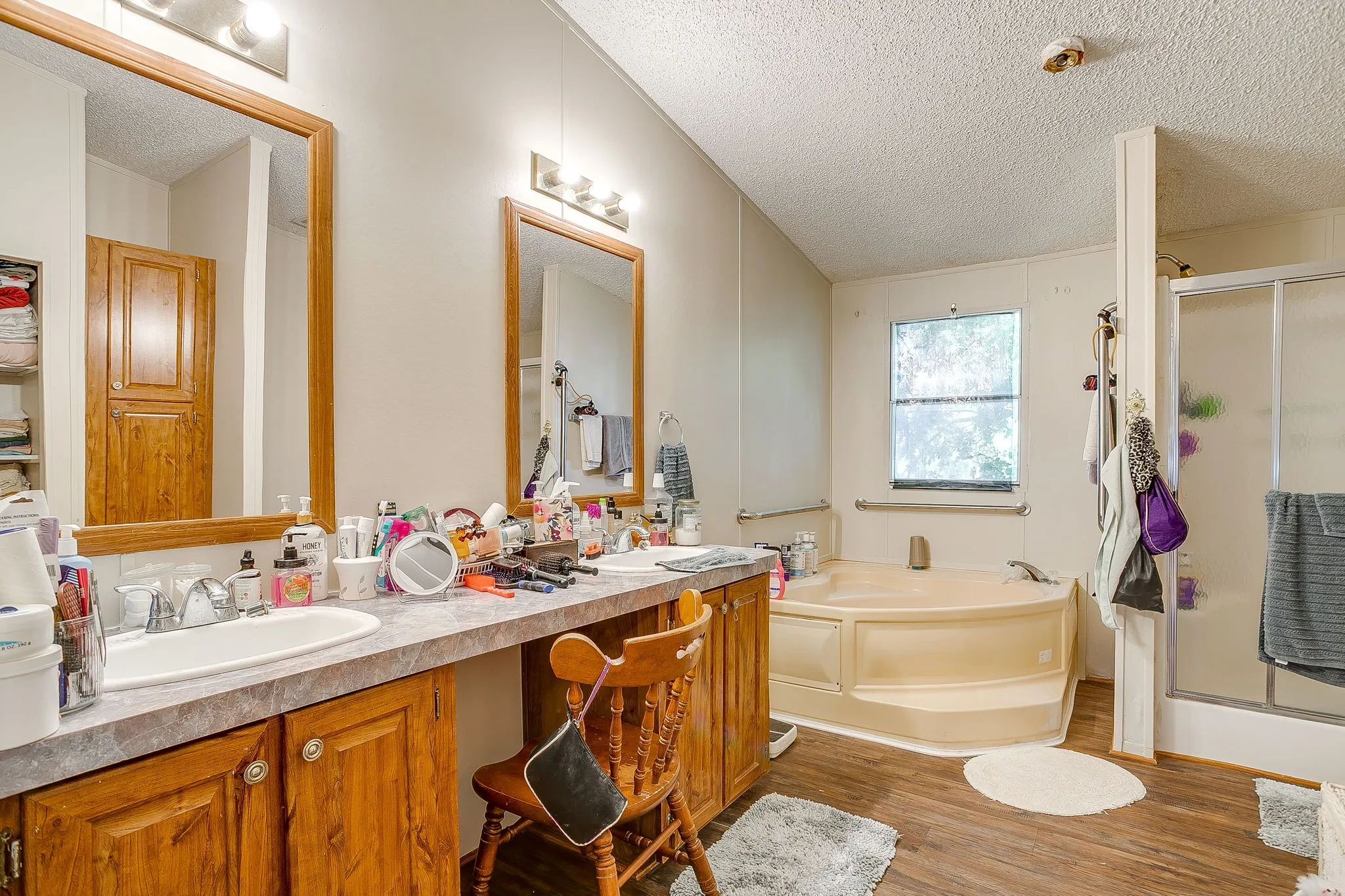 Manufactured Home For Sale in Parker County , 127 Lelon Lane, Springtown, Texas 76082, 5 Bedroom, 3 Bathroom, Garage spaces, 2,128 Sqft, built in 1997, mls#21288563, Real Estate Agent in Springtown, Homes For Sale in Parker county, Homes For Sale in Springtown, Realtor in Springtown Texas, Real Estate Brokerage Independent Realty Texas, Luminita Cordes Realtor