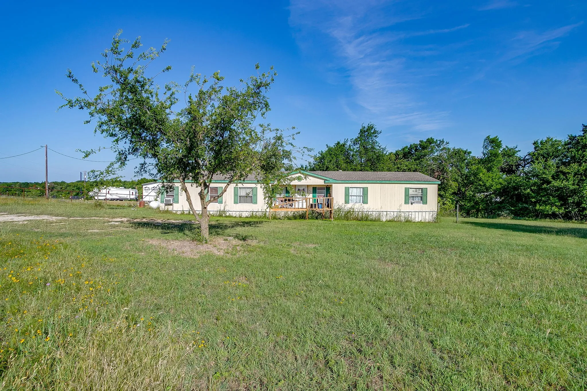 Manufactured Home For Sale in Parker County , 127 Lelon Lane, Springtown, Texas 76082, 5 Bedroom, 3 Bathroom, Garage spaces, 2,128 Sqft, built in 1997, mls#21288563, Real Estate Agent in Springtown, Homes For Sale in Parker county, Homes For Sale in Springtown, Realtor in Springtown Texas, Real Estate Brokerage Independent Realty Texas, Luminita Cordes Realtor
