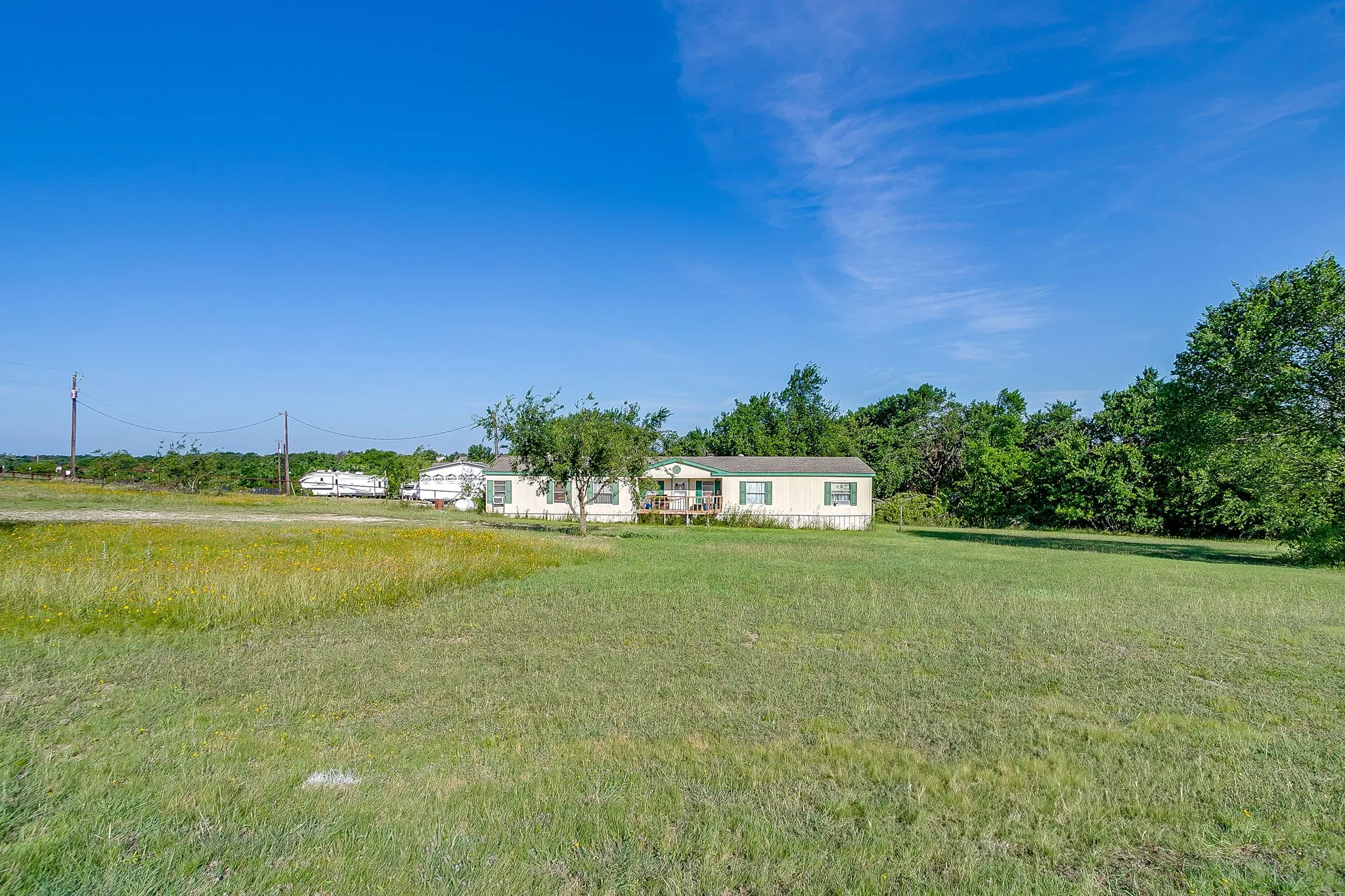 Manufactured Home For Sale in Parker County , 127 Lelon Lane, Springtown, Texas 76082, 5 Bedroom, 3 Bathroom, Garage spaces, 2,128 Sqft, built in 1997, mls#21288563, Real Estate Agent in Springtown, Homes For Sale in Parker county, Homes For Sale in Springtown, Realtor in Springtown Texas, Real Estate Brokerage Independent Realty Texas, Luminita Cordes Realtor