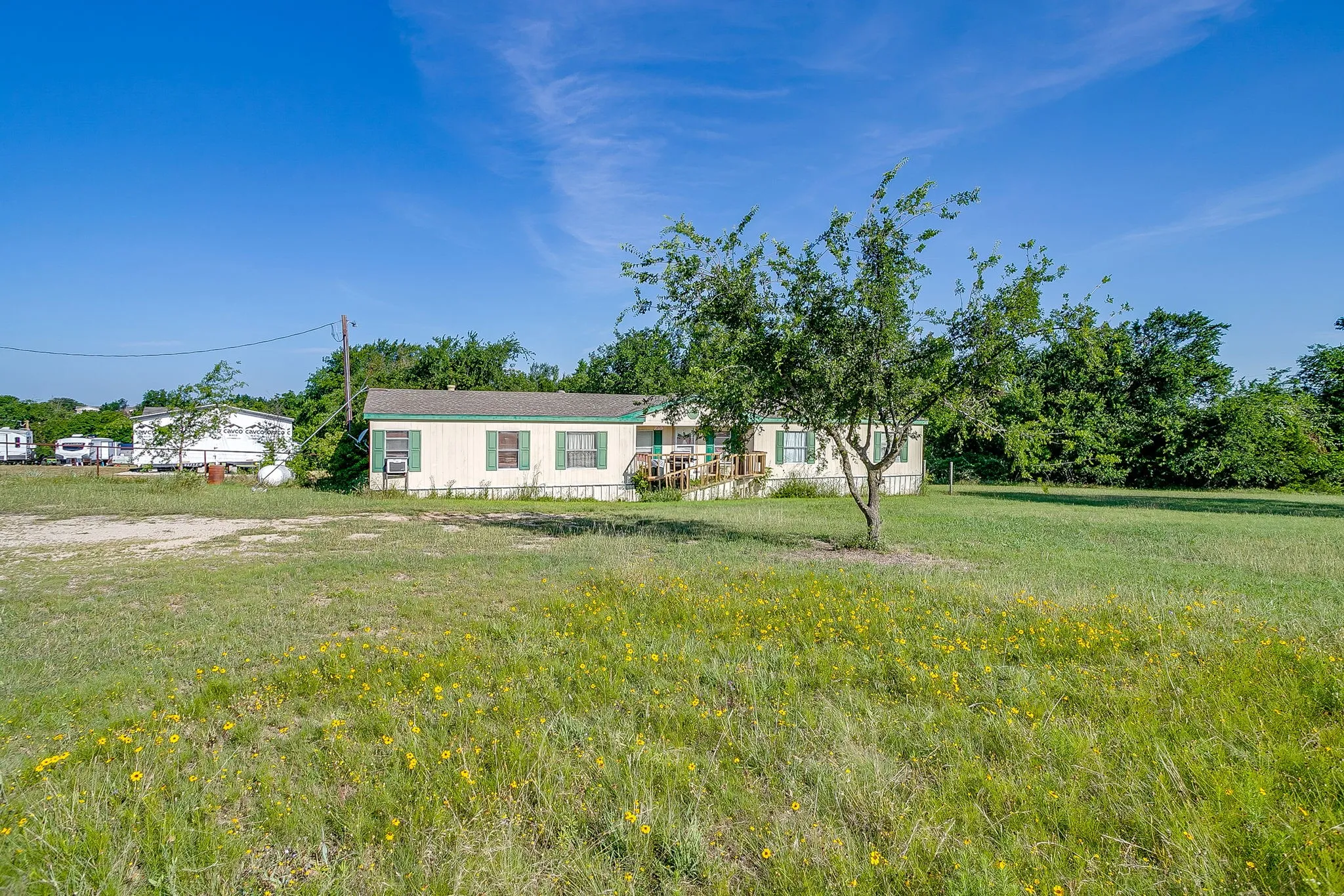 Manufactured Home For Sale in Parker County , 127 Lelon Lane, Springtown, Texas 76082, 5 Bedroom, 3 Bathroom, Garage spaces, 2,128 Sqft, built in 1997, mls#21288563, Real Estate Agent in Springtown, Homes For Sale in Parker county, Homes For Sale in Springtown, Realtor in Springtown Texas, Real Estate Brokerage Independent Realty Texas, Luminita Cordes Realtor