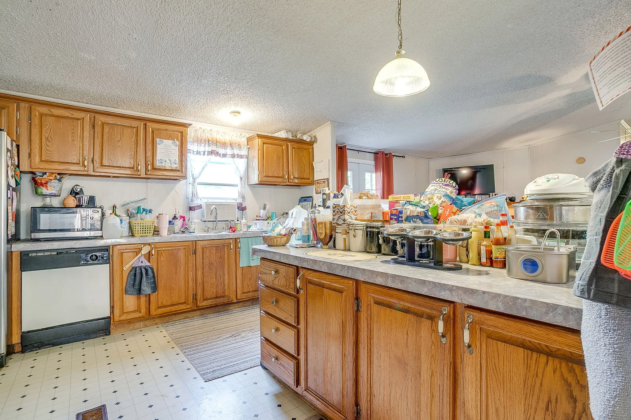 Manufactured Home For Sale in Parker County , 127 Lelon Lane, Springtown, Texas 76082, 5 Bedroom, 3 Bathroom, Garage spaces, 2,128 Sqft, built in 1997, mls#21288563, Real Estate Agent in Springtown, Homes For Sale in Parker county, Homes For Sale in Springtown, Realtor in Springtown Texas, Real Estate Brokerage Independent Realty Texas, Luminita Cordes Realtor