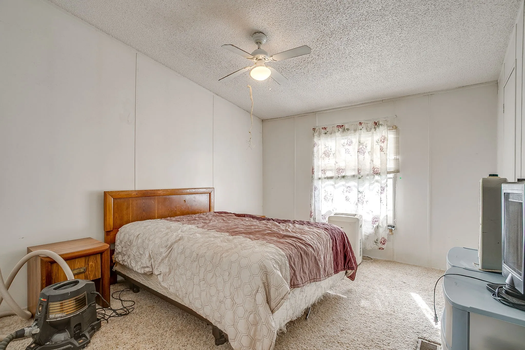 Manufactured Home For Sale in Parker County , 127 Lelon Lane, Springtown, Texas 76082, 5 Bedroom, 3 Bathroom, Garage spaces, 2,128 Sqft, built in 1997, mls#21288563, Real Estate Agent in Springtown, Homes For Sale in Parker county, Homes For Sale in Springtown, Realtor in Springtown Texas, Real Estate Brokerage Independent Realty Texas, Luminita Cordes Realtor