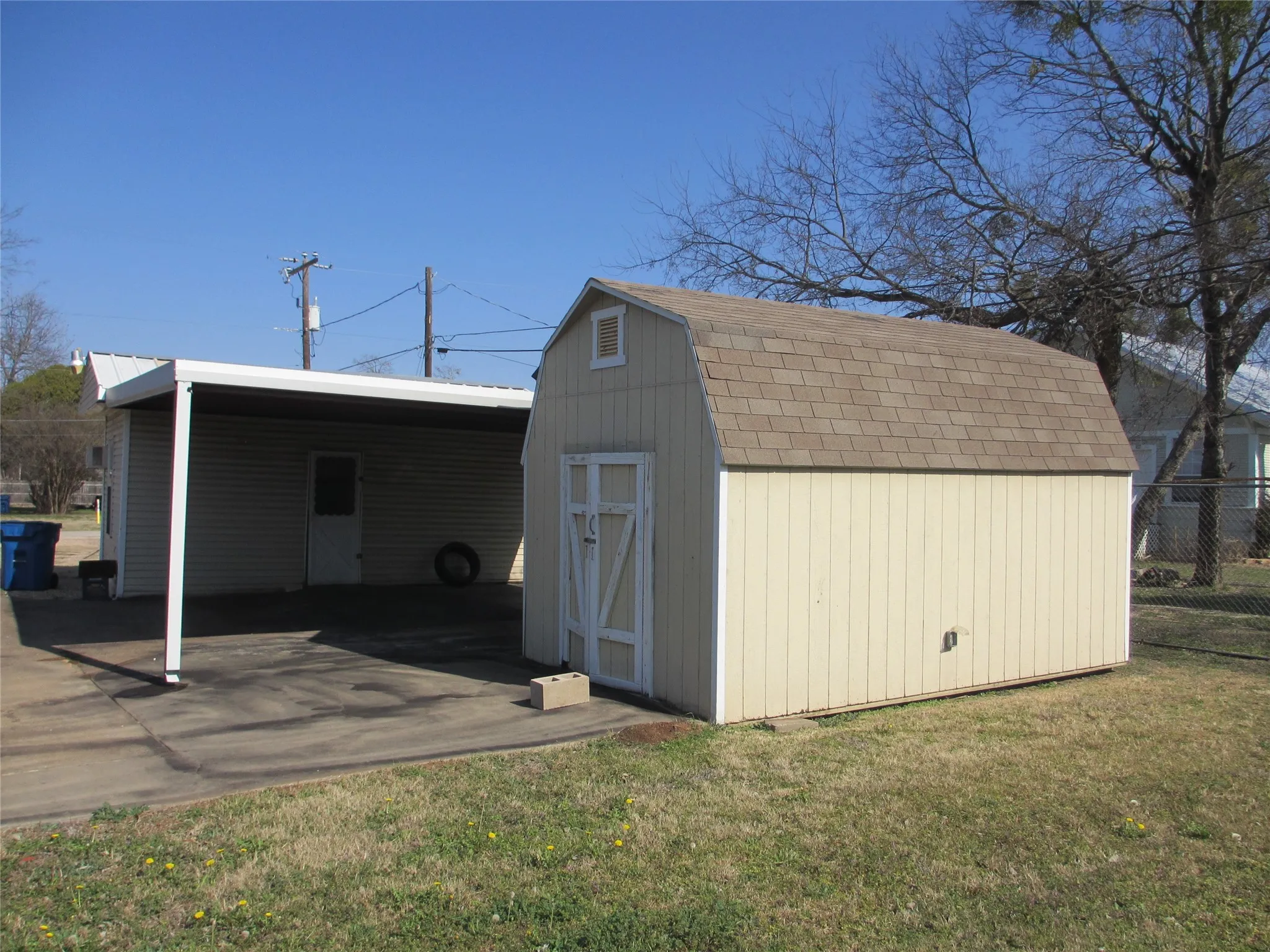 Storage building