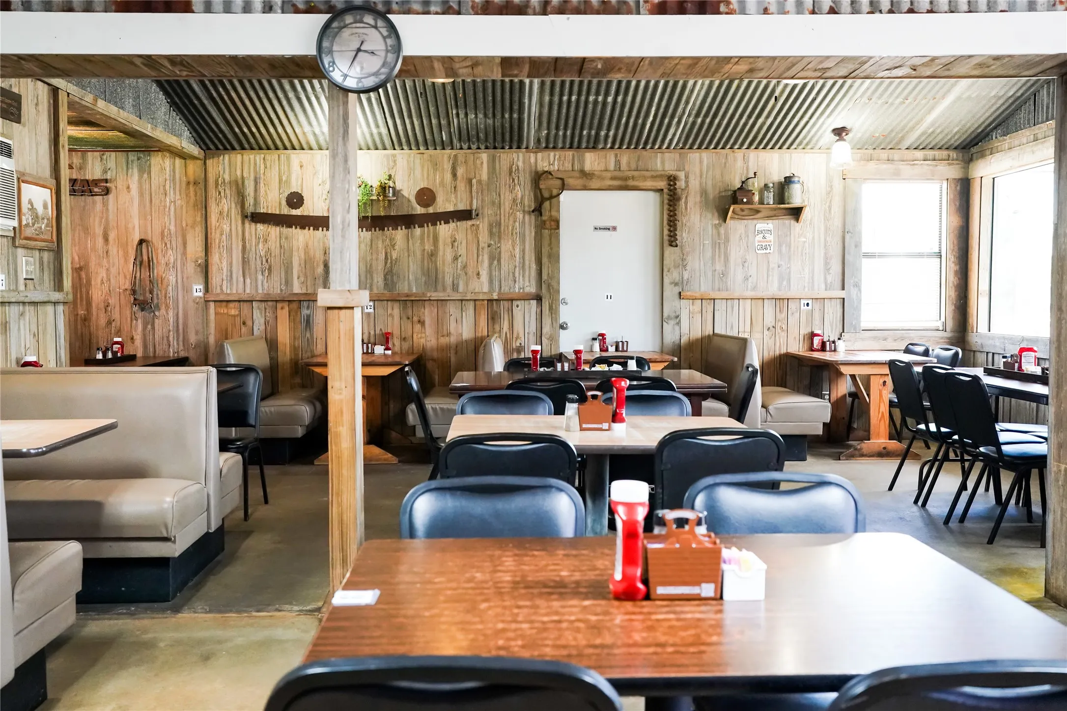 Retail For Sale in Wood County , 108 S Main Street, Yantis, Texas 75497, 0, 0, Garage spaces, 0 Sqft, built in 1993, Price $225,000, mls#21289519, Real Estate Agent in Yantis, Homes For Sale in Wood county, Homes For Sale in Yantis, Realtor in Yantis Texas, Real Estate Brokerage Independent Realty Texas, Luminita Cordes Realtor