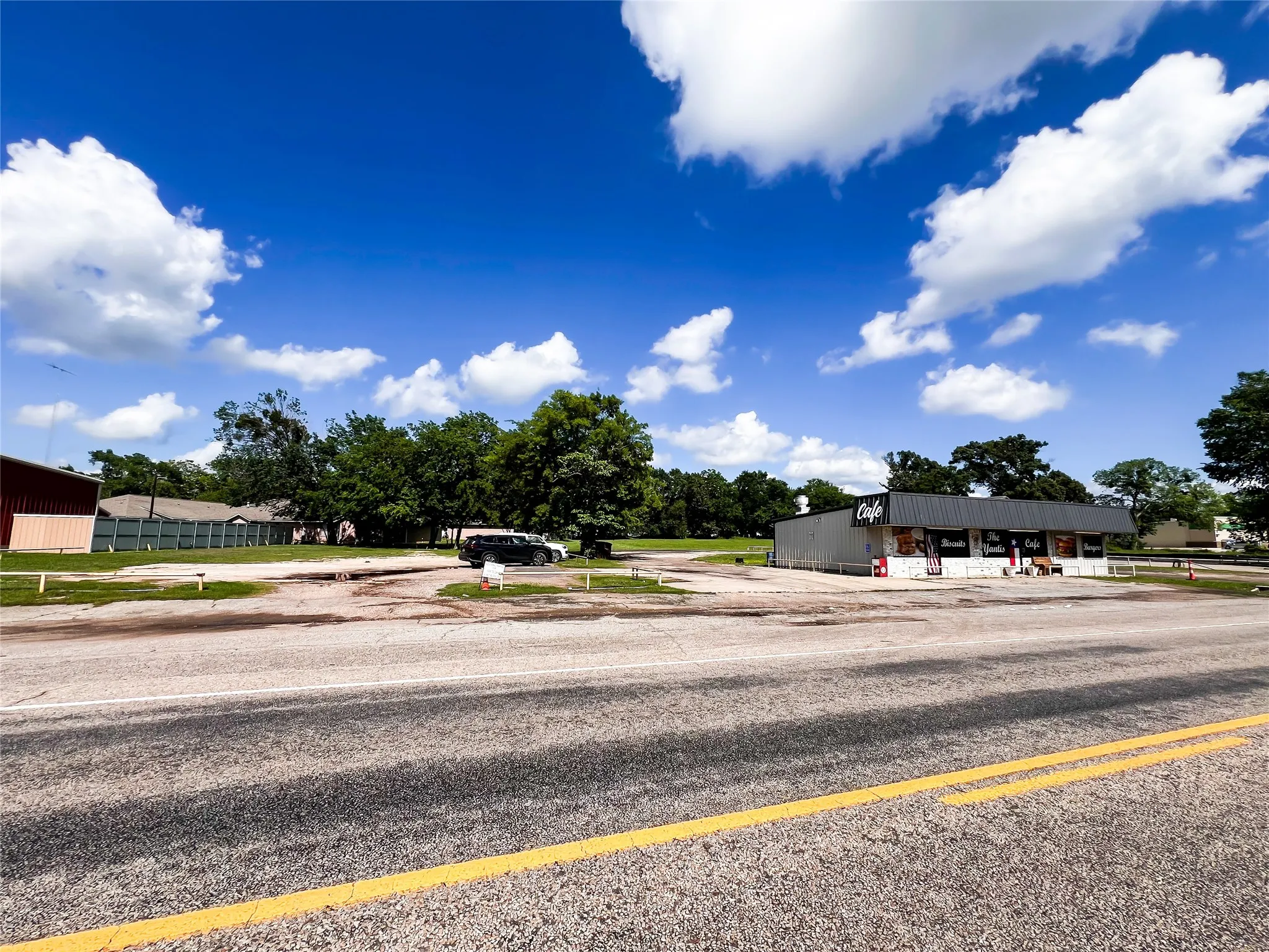 Retail For Sale in Wood County , 108 S Main Street, Yantis, Texas 75497, 0, 0, Garage spaces, 0 Sqft, built in 1993, Price $225,000, mls#21289519, Real Estate Agent in Yantis, Homes For Sale in Wood county, Homes For Sale in Yantis, Realtor in Yantis Texas, Real Estate Brokerage Independent Realty Texas, Luminita Cordes Realtor