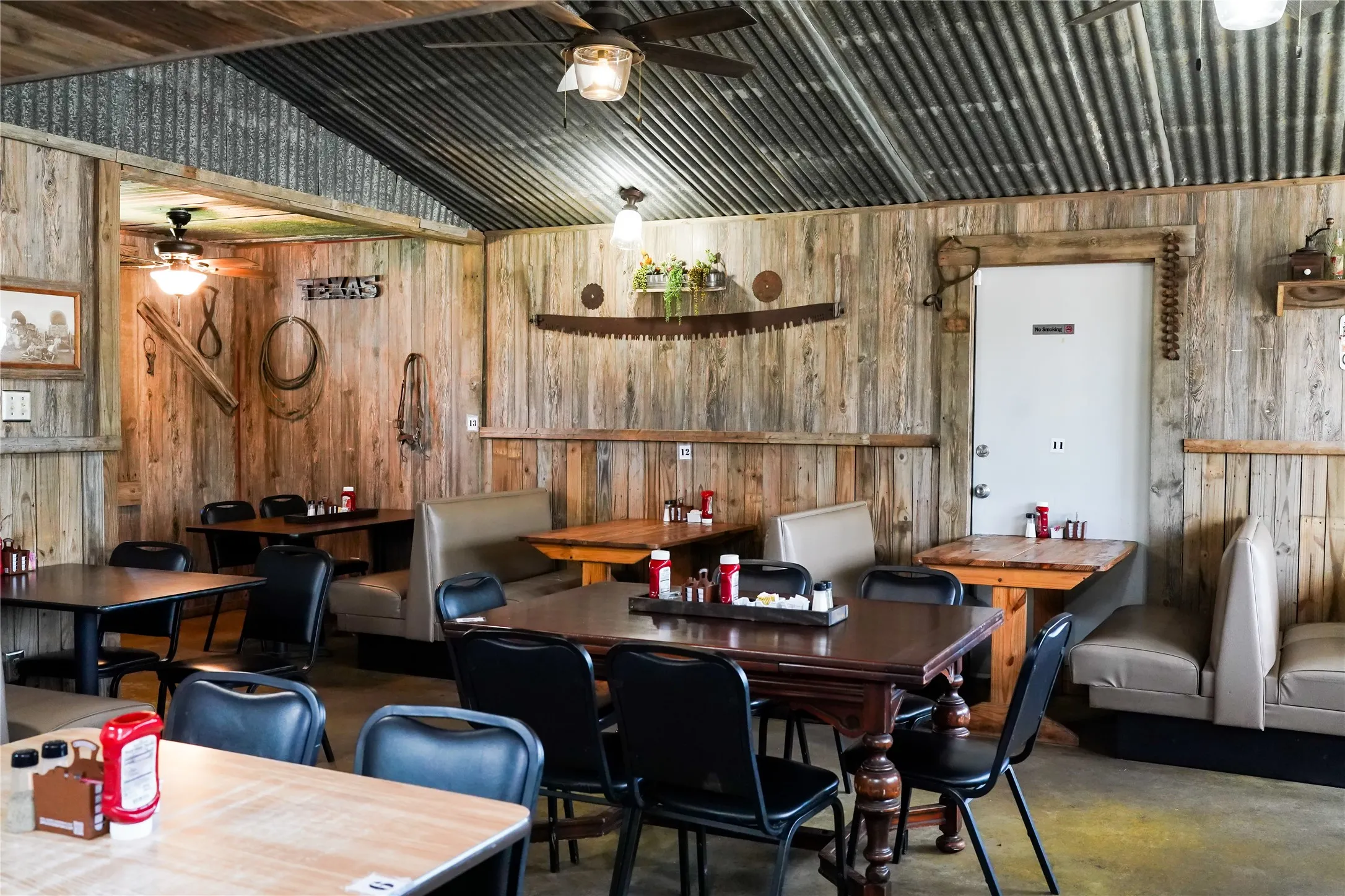 Retail For Sale in Wood County , 108 S Main Street, Yantis, Texas 75497, 0, 0, Garage spaces, 0 Sqft, built in 1993, Price $225,000, mls#21289519, Real Estate Agent in Yantis, Homes For Sale in Wood county, Homes For Sale in Yantis, Realtor in Yantis Texas, Real Estate Brokerage Independent Realty Texas, Luminita Cordes Realtor