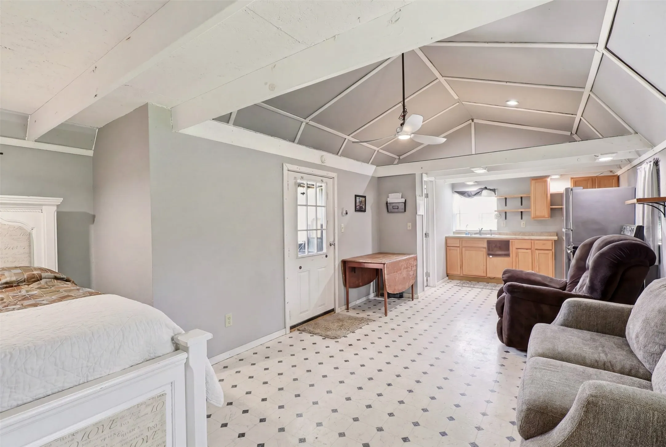 Mobile Home For Sale in Hunt County , 3657 County Road 2508, Caddo Mills, Texas 75135, 3 Bedroom, 2 Bathroom, Garage spaces, 1,624 Sqft, built in 1997, mls#21287777, Real Estate Agent in Caddo Mills, Homes For Sale in Hunt county, Homes For Sale in Caddo Mills, Realtor in Caddo Mills Texas, Real Estate Brokerage Independent Realty Texas, Luminita Cordes Realtor