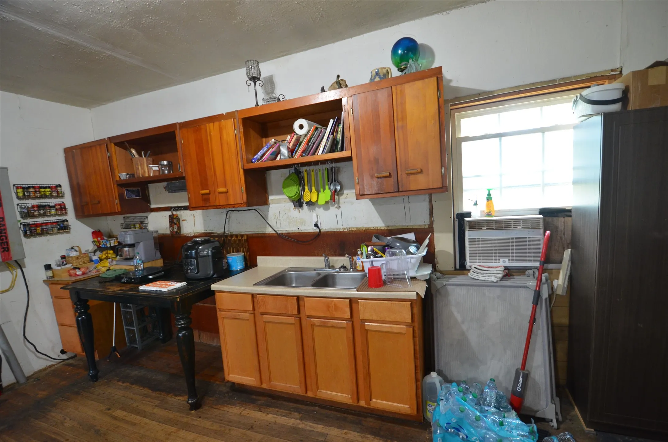 Eat-in-kitchen