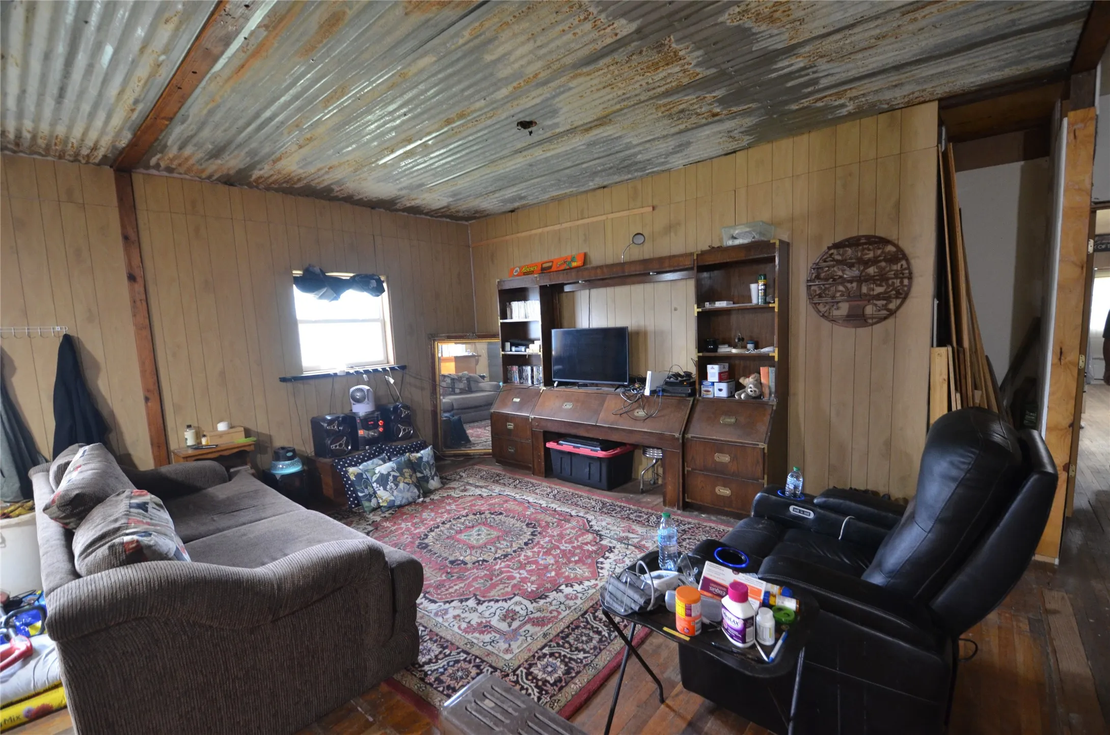 Single Family Residence For Sale in Jack County , 334 Cook Road, Jacksboro, Texas 76458, 2 Bedroom, 1 Bathroom, Garage spaces, 1,560 Sqft, built in 1950, mls#21289535, Real Estate Agent in Jacksboro, Homes For Sale in Jack county, Homes For Sale in Jacksboro, Realtor in Jacksboro Texas, Real Estate Brokerage Independent Realty Texas, Luminita Cordes Realtor