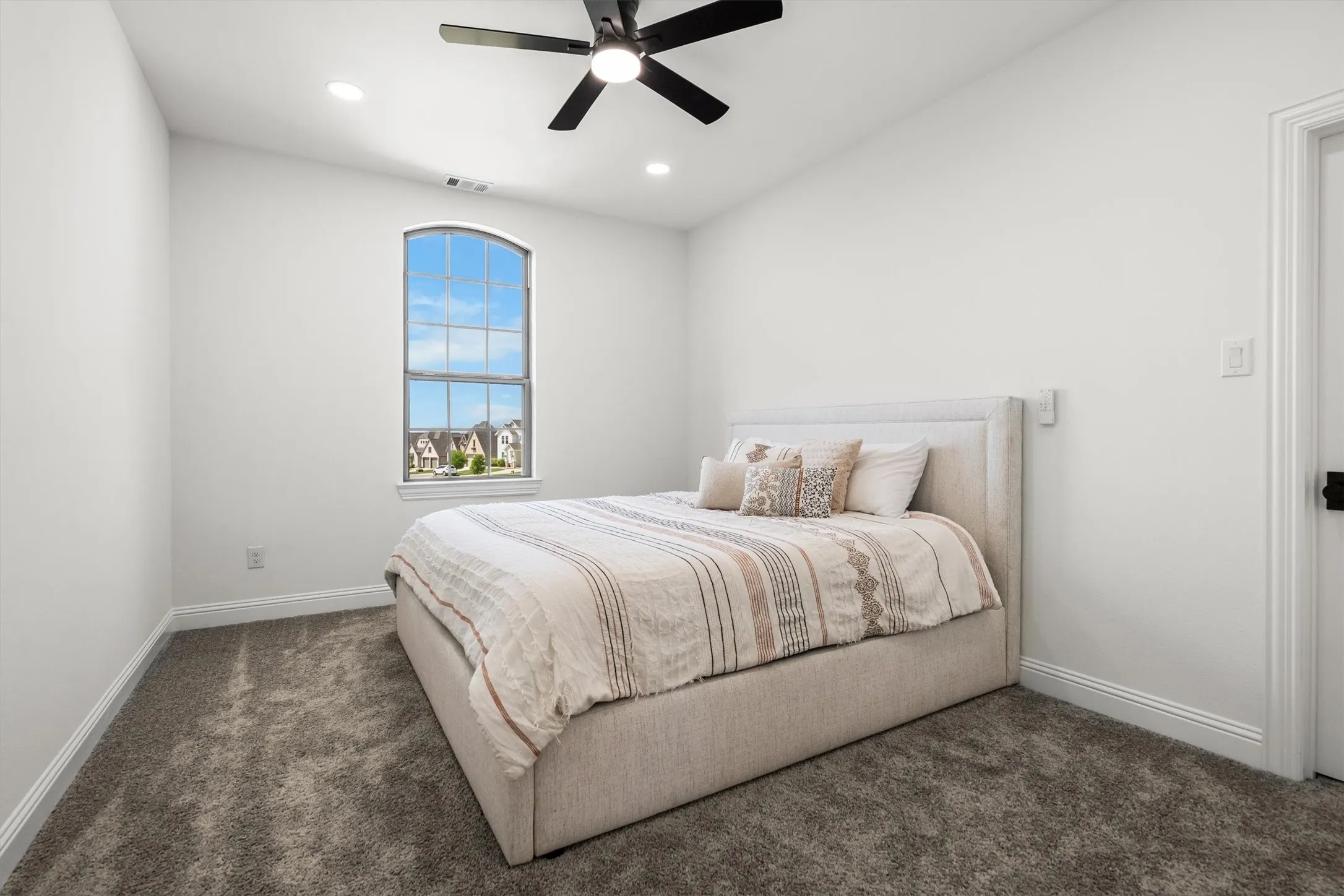 Single Family Residence For Sale in Denton County , 409 Horizon Way, Northlake, Texas 76247, 5 Bedroom, 5 Bathroom, 3 Garage spaces, 4,147 Sqft, built in 2024, mls#21289351, Real Estate Agent in Northlake, Homes For Sale in Denton county, Homes For Sale in Northlake, Realtor in Northlake Texas, Real Estate Brokerage Independent Realty Texas, Luminita Cordes Realtor