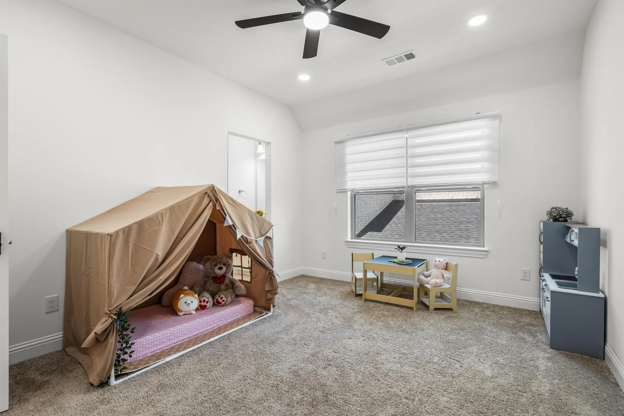 Single Family Residence For Sale in Denton County , 409 Horizon Way, Northlake, Texas 76247, 5 Bedroom, 5 Bathroom, 3 Garage spaces, 4,147 Sqft, built in 2024, mls#21289351, Real Estate Agent in Northlake, Homes For Sale in Denton county, Homes For Sale in Northlake, Realtor in Northlake Texas, Real Estate Brokerage Independent Realty Texas, Luminita Cordes Realtor