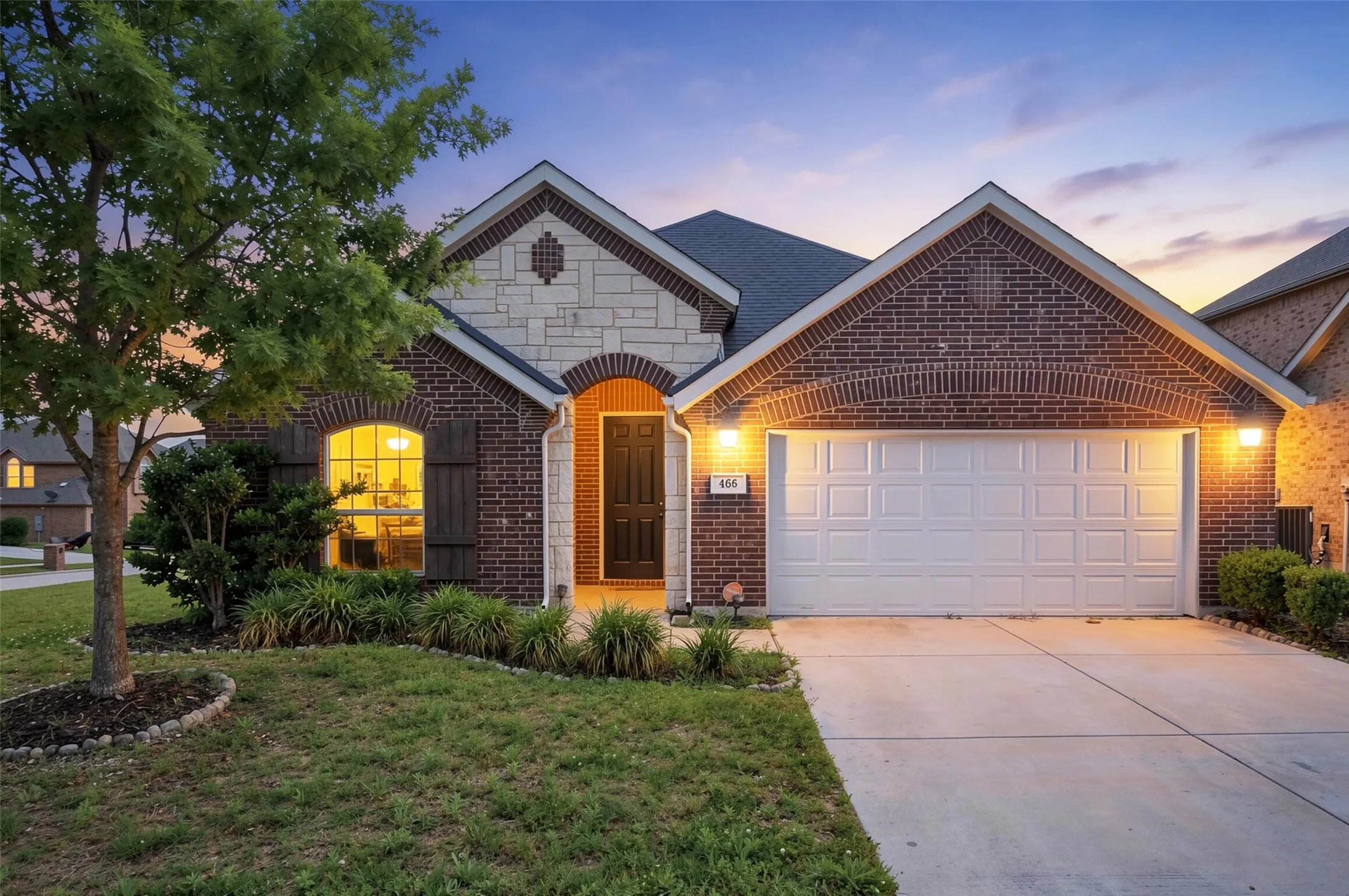 Single Family Residence For Sale in Ellis County , 466 Rockaway Drive, Midlothian, Texas 76065, 4 Bedroom, 3 Bathroom, 2 Garage spaces, 2,228 Sqft, built in 2017, mls#21288957, Real Estate Agent in Midlothian, Homes For Sale in Ellis county, Homes For Sale in Midlothian, Realtor in Midlothian Texas, Real Estate Brokerage Independent Realty Texas, Luminita Cordes Realtor