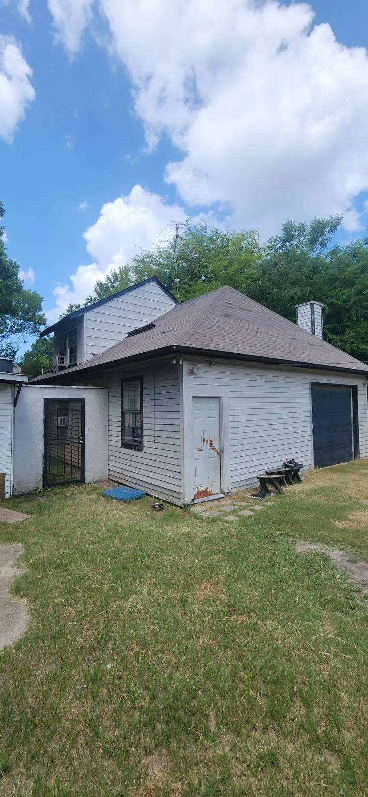 Mobile Home For Sale in Hunt County , 2457 Elmwood Drive, Wills Point, Texas 75169, 2 Bedrooms, 2 Bathrooms, 2 Garage spaces, 1,064 Sqft, built in 2000, Price $70,000, mls#21289540, Real Estate Agent in Wills Point, Homes For Sale in Hunt county, Homes For Sale in Wills Point, Realtor in Wills Point Texas, Real Estate Brokerage Independent Realty Texas, Luminita Cordes Realtor