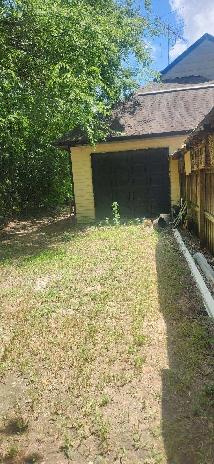 Mobile Home For Sale in Hunt County , 2457 Elmwood Drive, Wills Point, Texas 75169, 2 Bedrooms, 2 Bathrooms, 2 Garage spaces, 1,064 Sqft, built in 2000, Price $70,000, mls#21289540, Real Estate Agent in Wills Point, Homes For Sale in Hunt county, Homes For Sale in Wills Point, Realtor in Wills Point Texas, Real Estate Brokerage Independent Realty Texas, Luminita Cordes Realtor